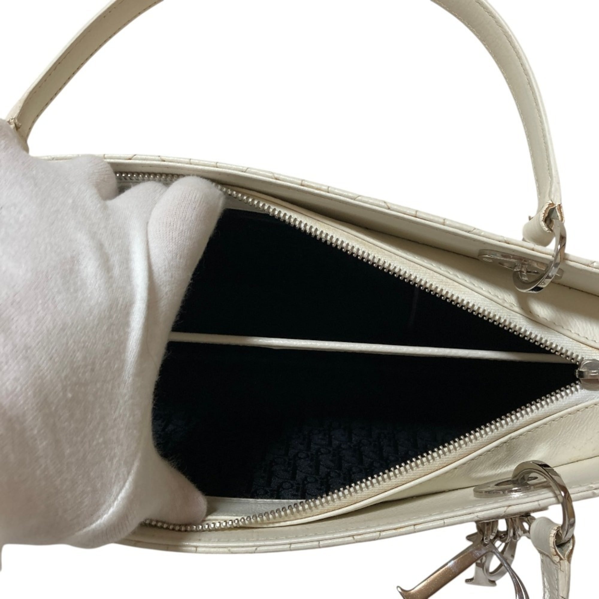 Christian Dior White Handbag (Pre-Owned)