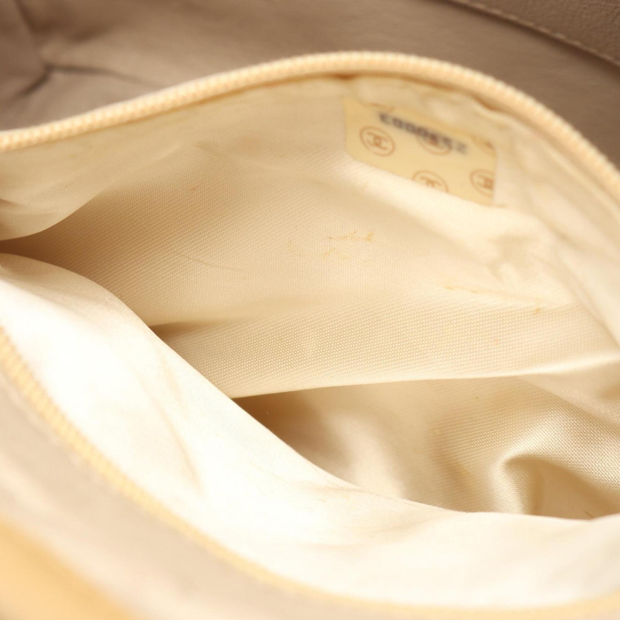 Chanel Beige Leather Handbag Shoulder Bag (Pre-Owned)