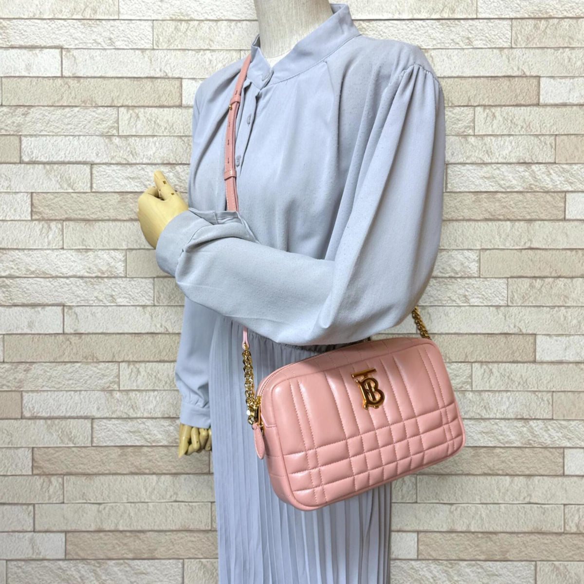 Burberry Pink Leather Shoulder Bag (Pre-Owned)
