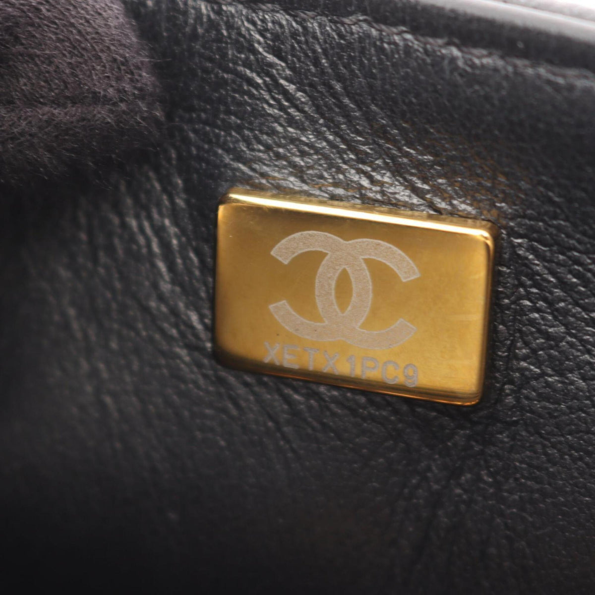 Chanel Black Grained Calfskin Handbag Shoulder Bag (Pre-Owned)