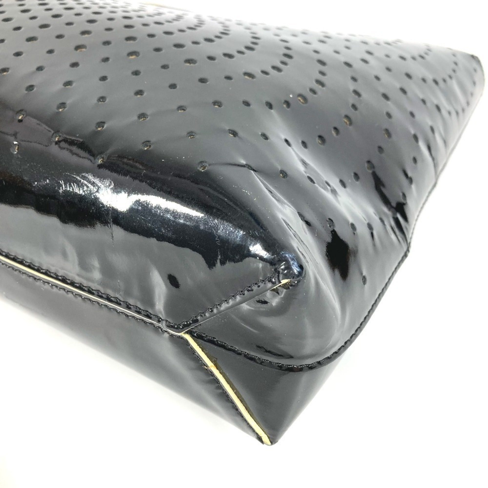 Chanel Black Leather Handbag (Pre-Owned)
