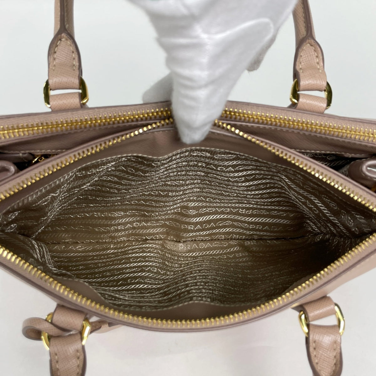 Prada Beige Leather Handbag (Pre-Owned)