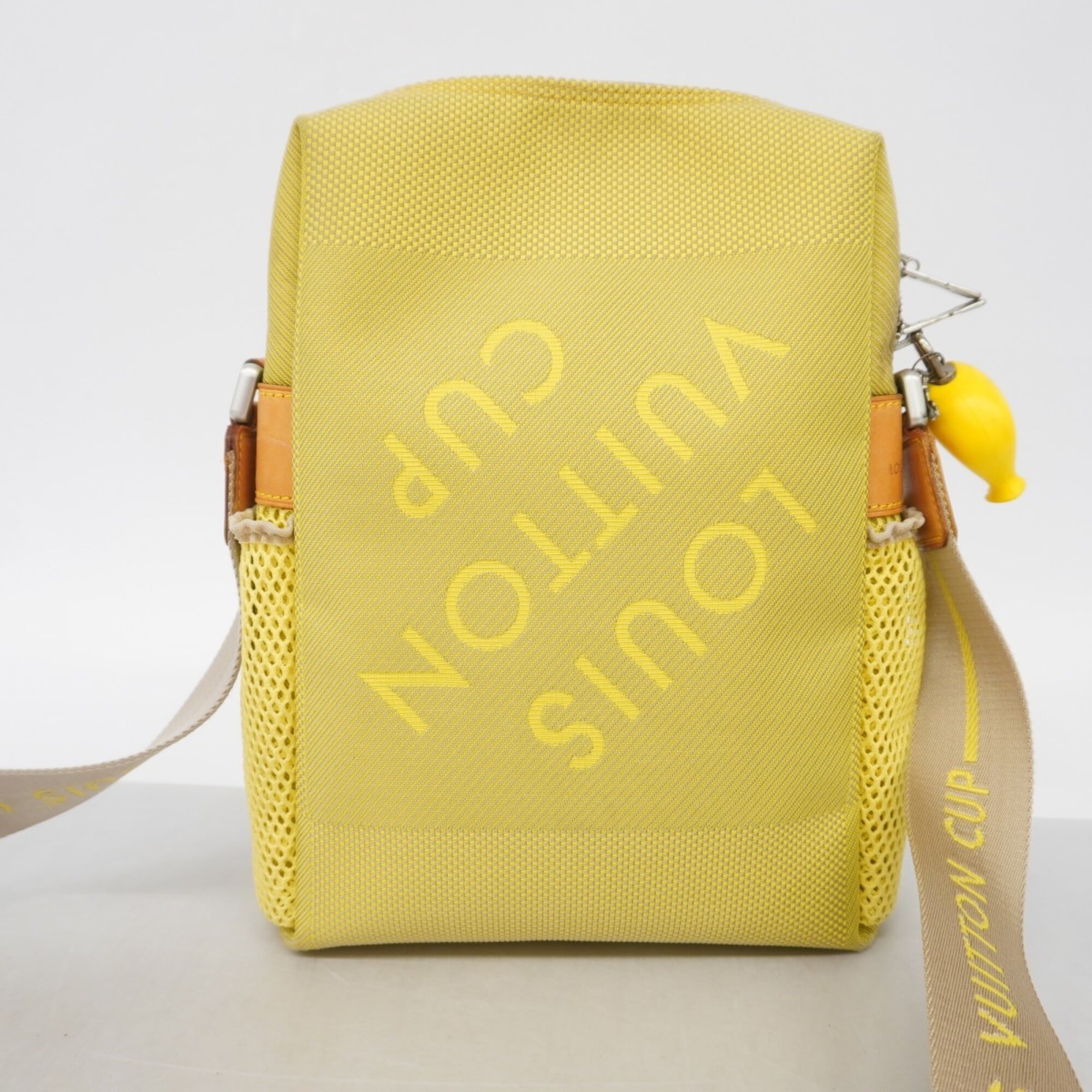 Louis Vuitton Yellow Shoulder Bag (Pre-Owned)