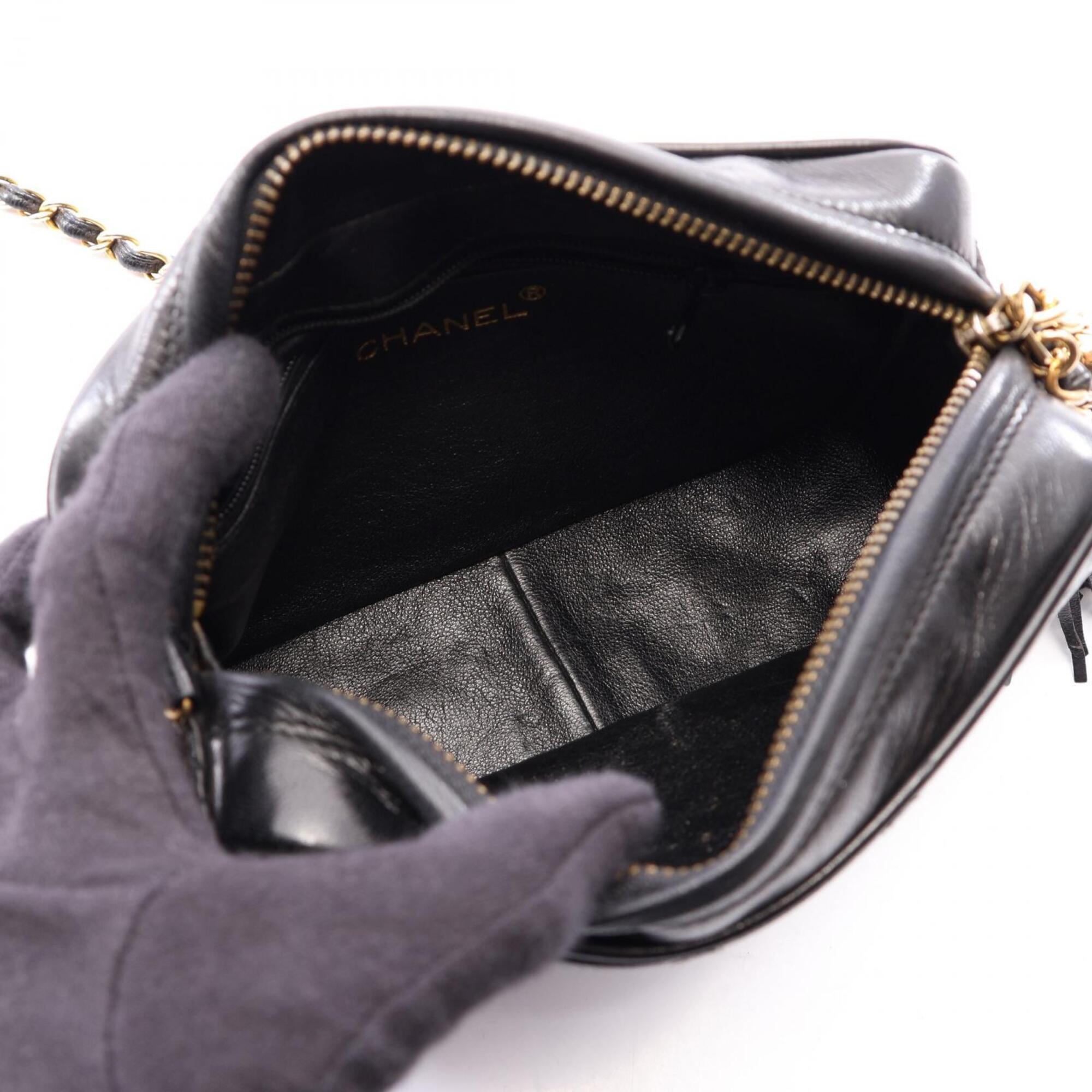 Chanel Black Leather Handbag Shoulder Bag (Pre-Owned)