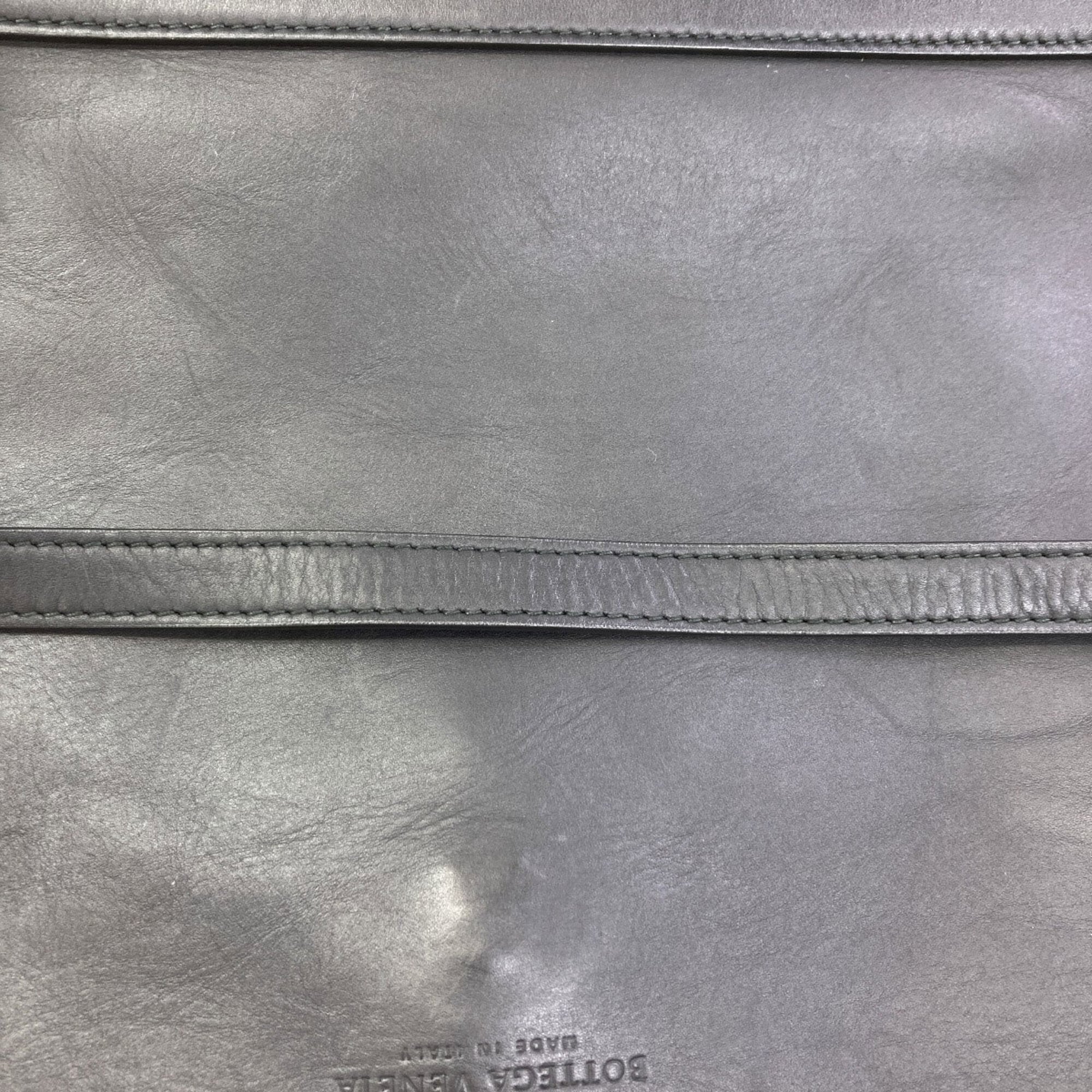 Bottega Veneta Black Leather Shoulder Bag (Pre-Owned)