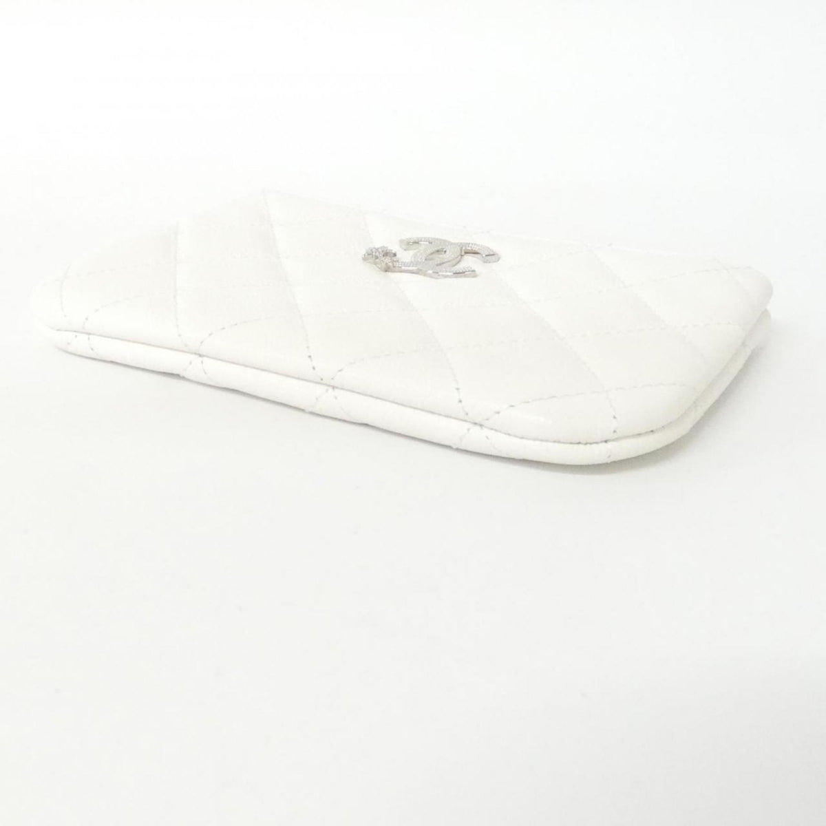 Chanel White Grained Calfskin Pouch (Pre-Owned)