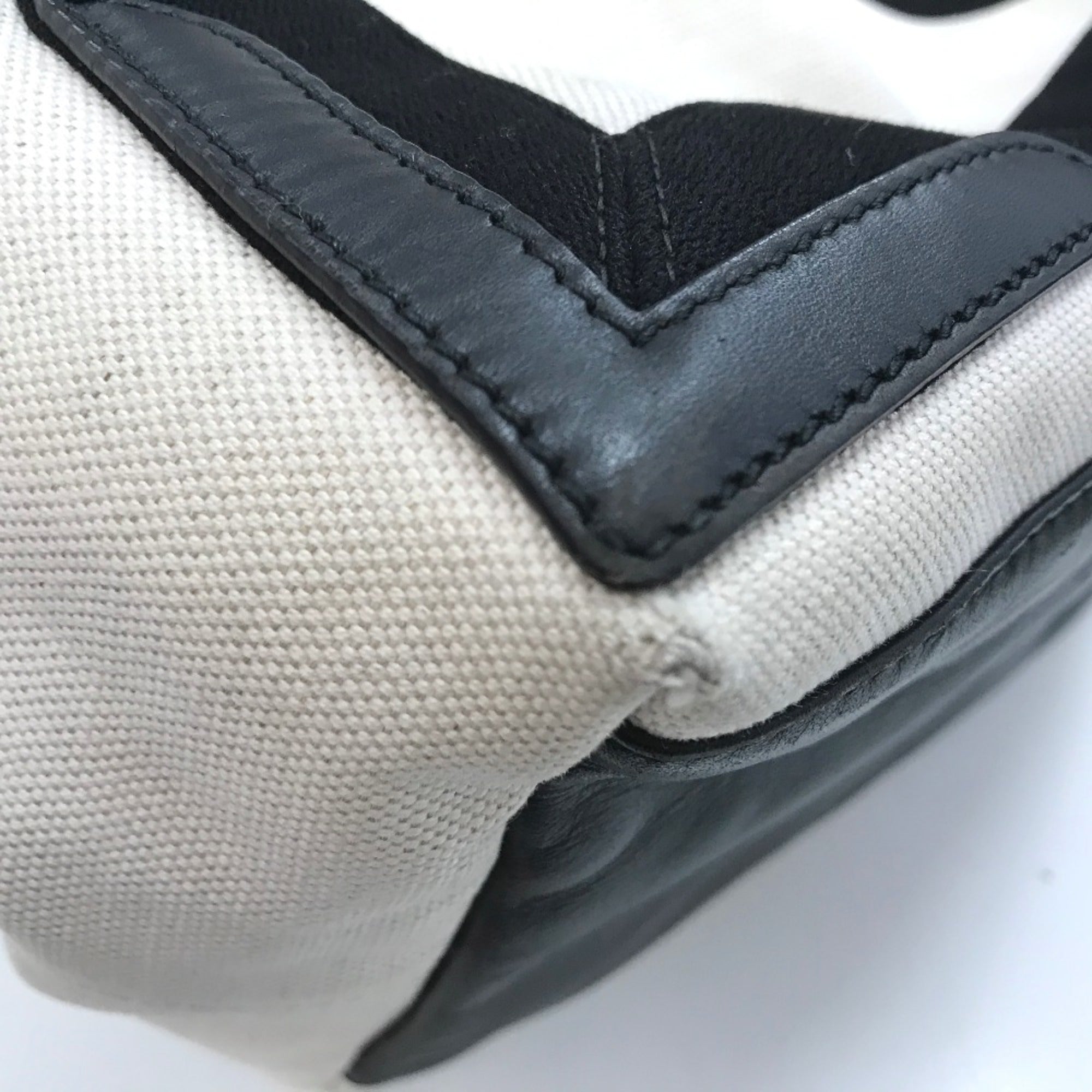 Balenciaga White Other Handbag (Pre-Owned)