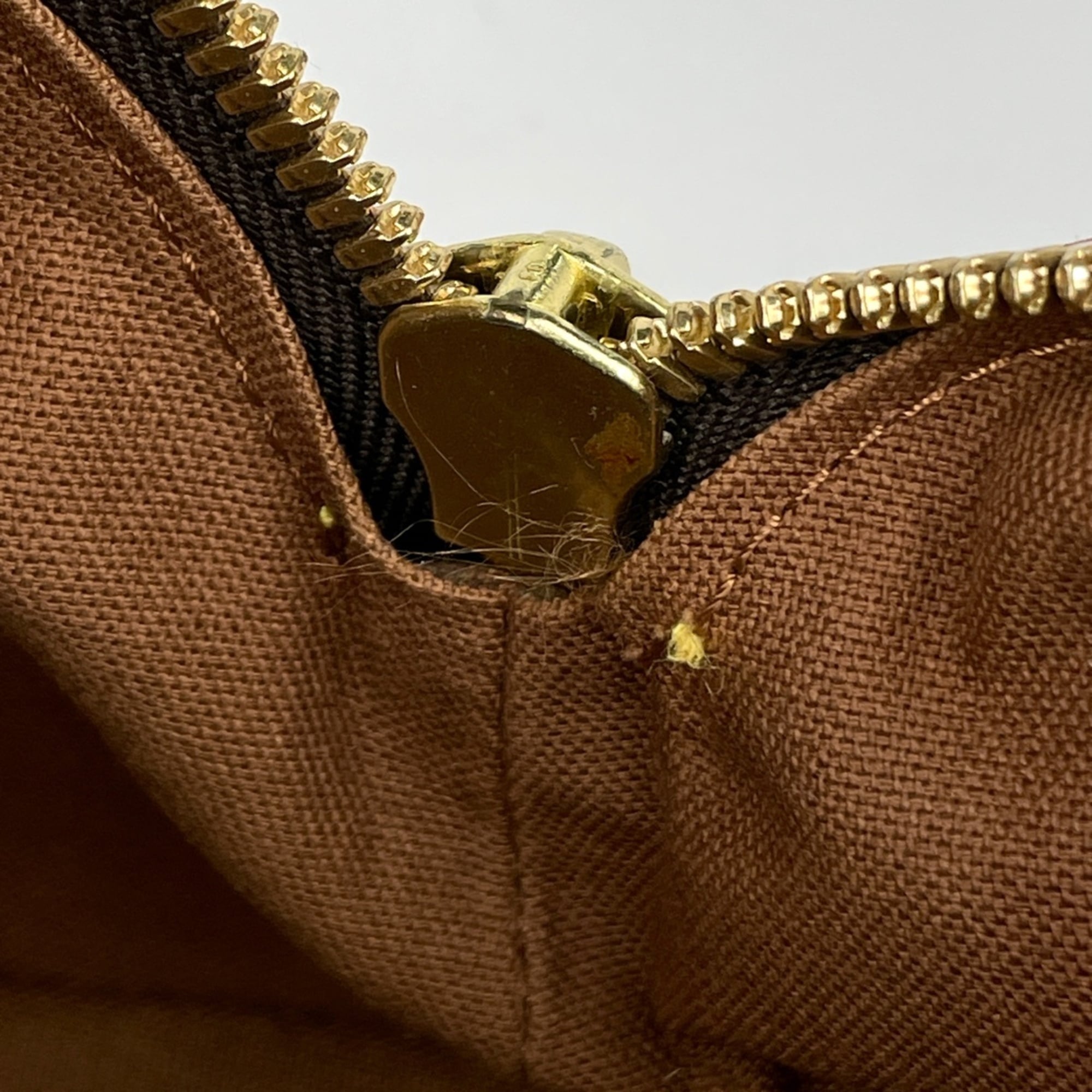 Louis Vuitton Brown Monogram Handbag Shoulder Bag (Pre-Owned)