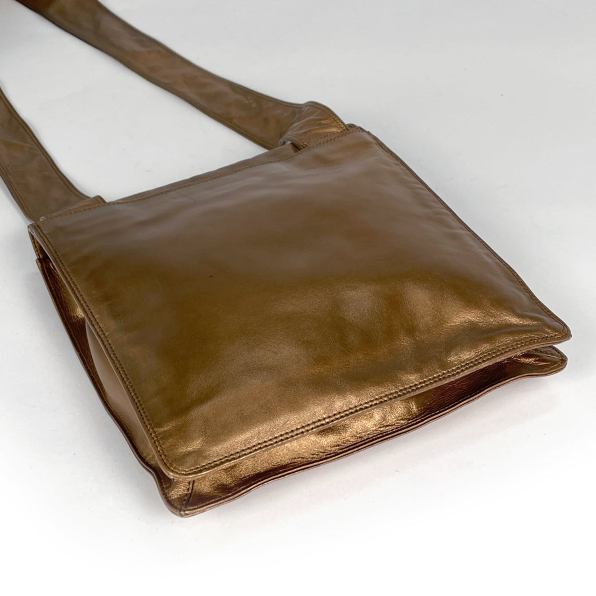 Chanel Bronze Leather Shoulder Bag (Pre-Owned)