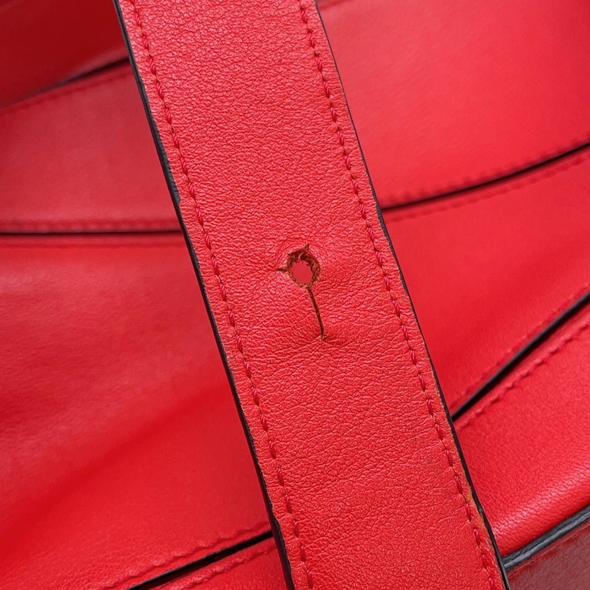 Loewe Red Color Leather Handbag Shoulder Bag (Pre-Owned)