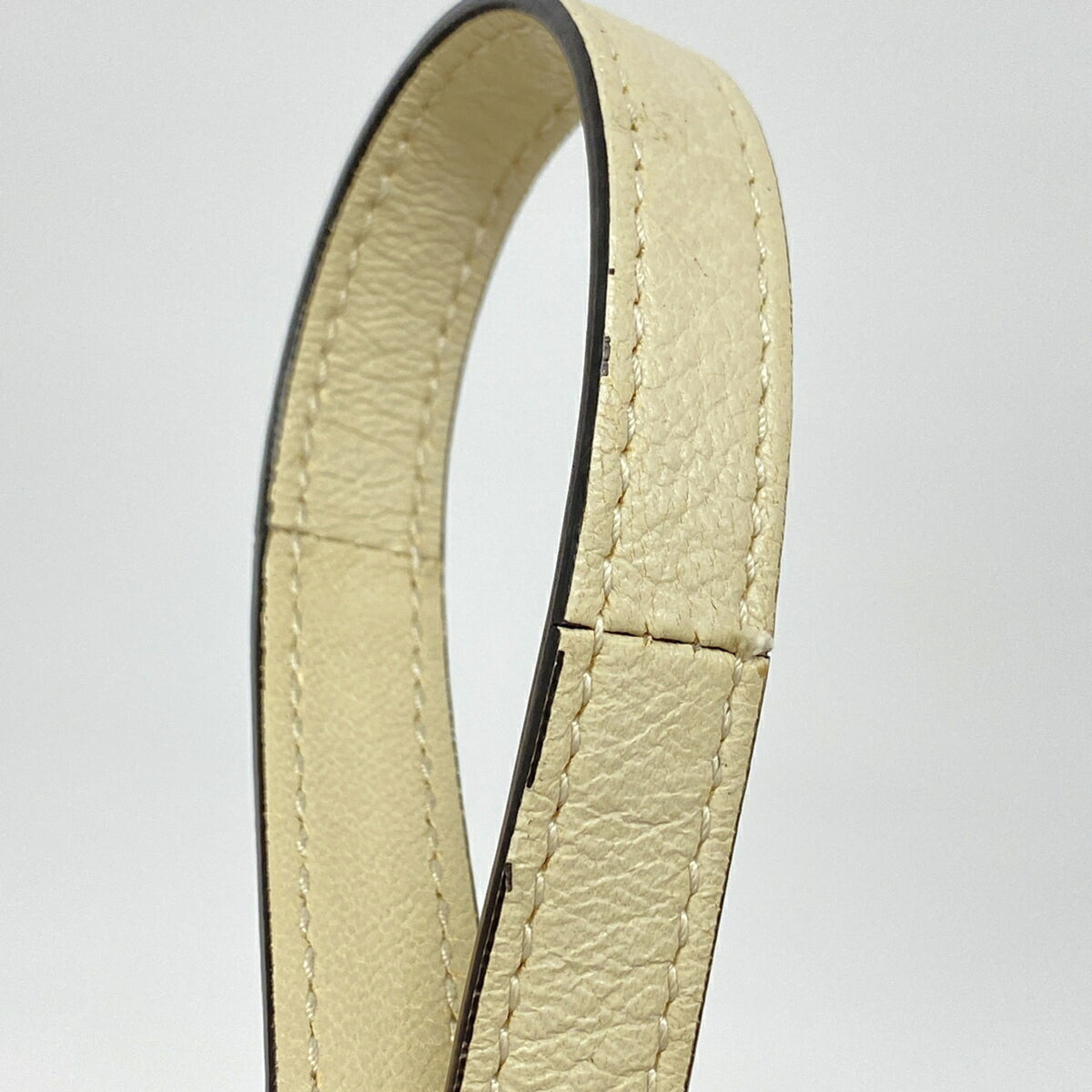 Gucci Ivory Leather Handbag (Pre-Owned)
