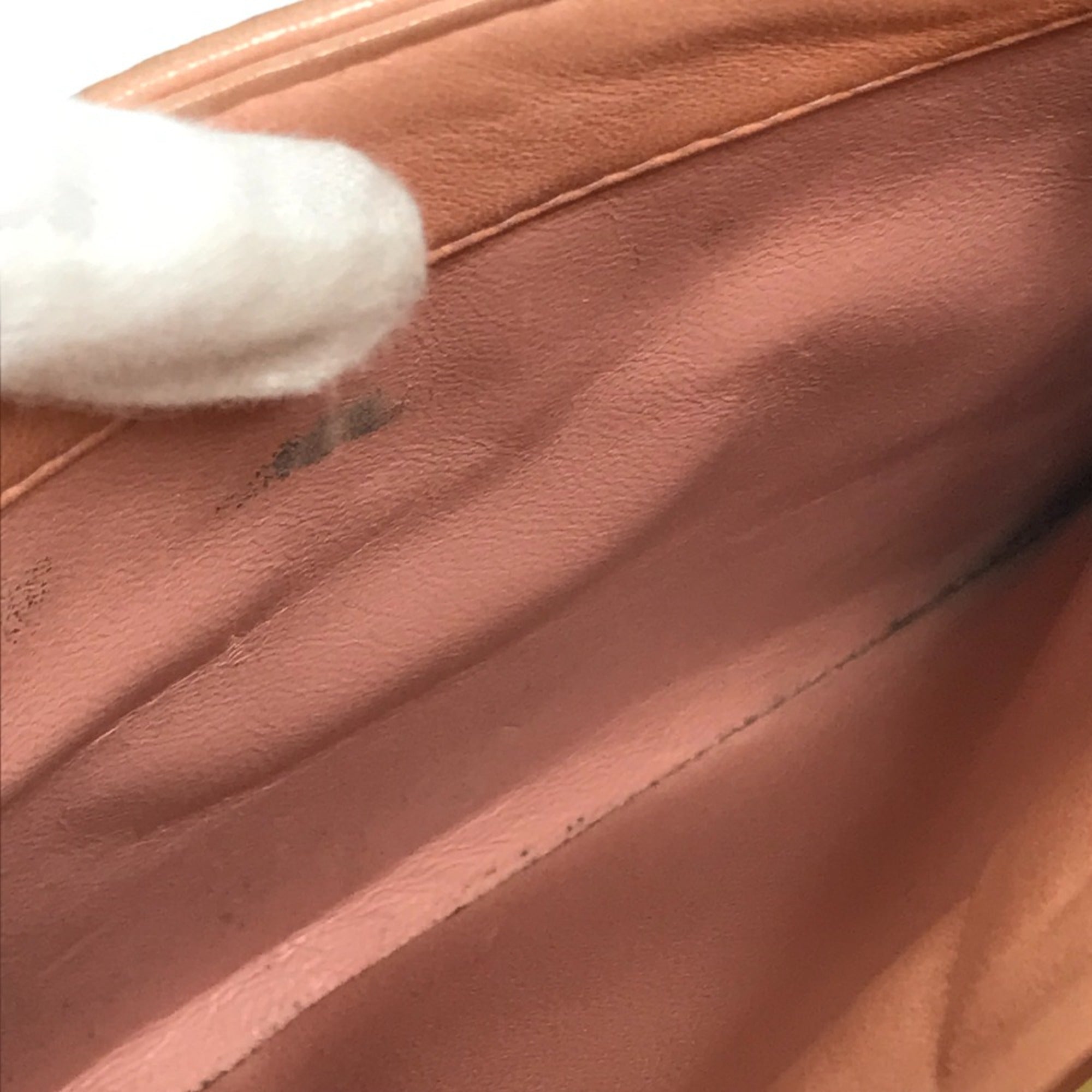 Chanel Pink Leather Shoulder Bag (Pre-Owned)
