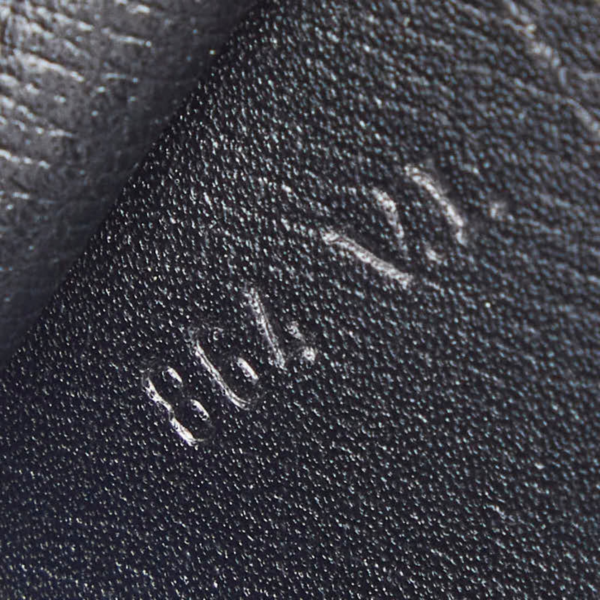 Louis Vuitton Epi Black Leather Shoulder Bag (Pre-Owned)