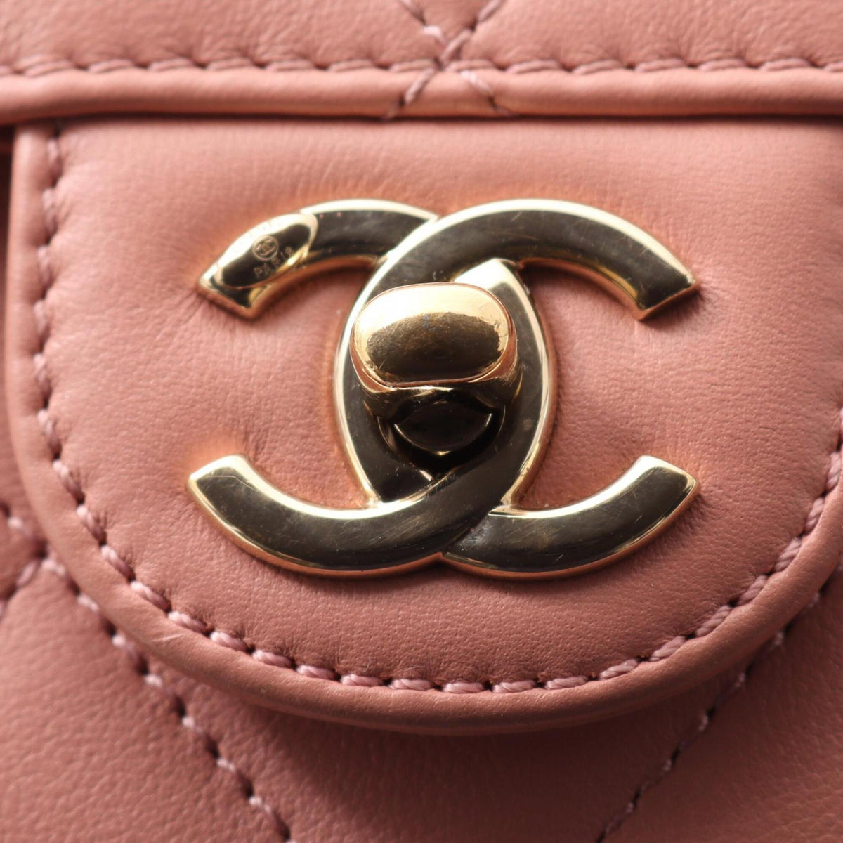 Chanel Pink Leather Handbag Shoulder Bag (Pre-Owned)