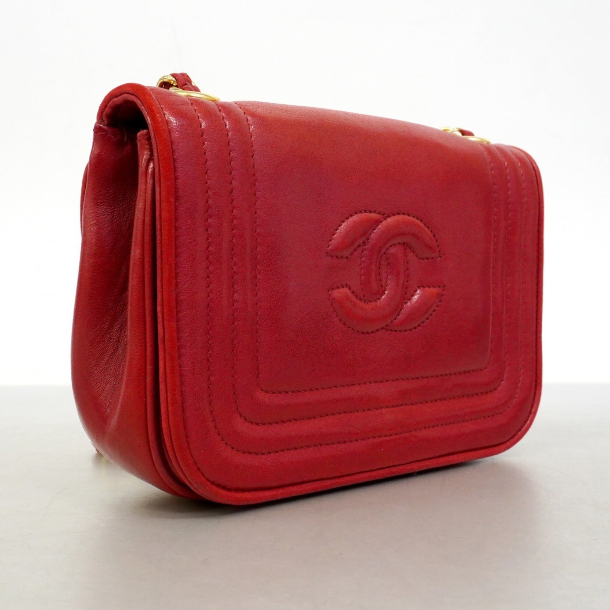 Chanel Red Color Leather Shoulder Bag (Pre-Owned)