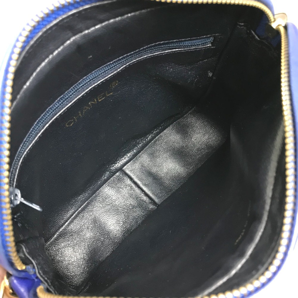 Chanel Blue Leather Shoulder Bag (Pre-Owned)