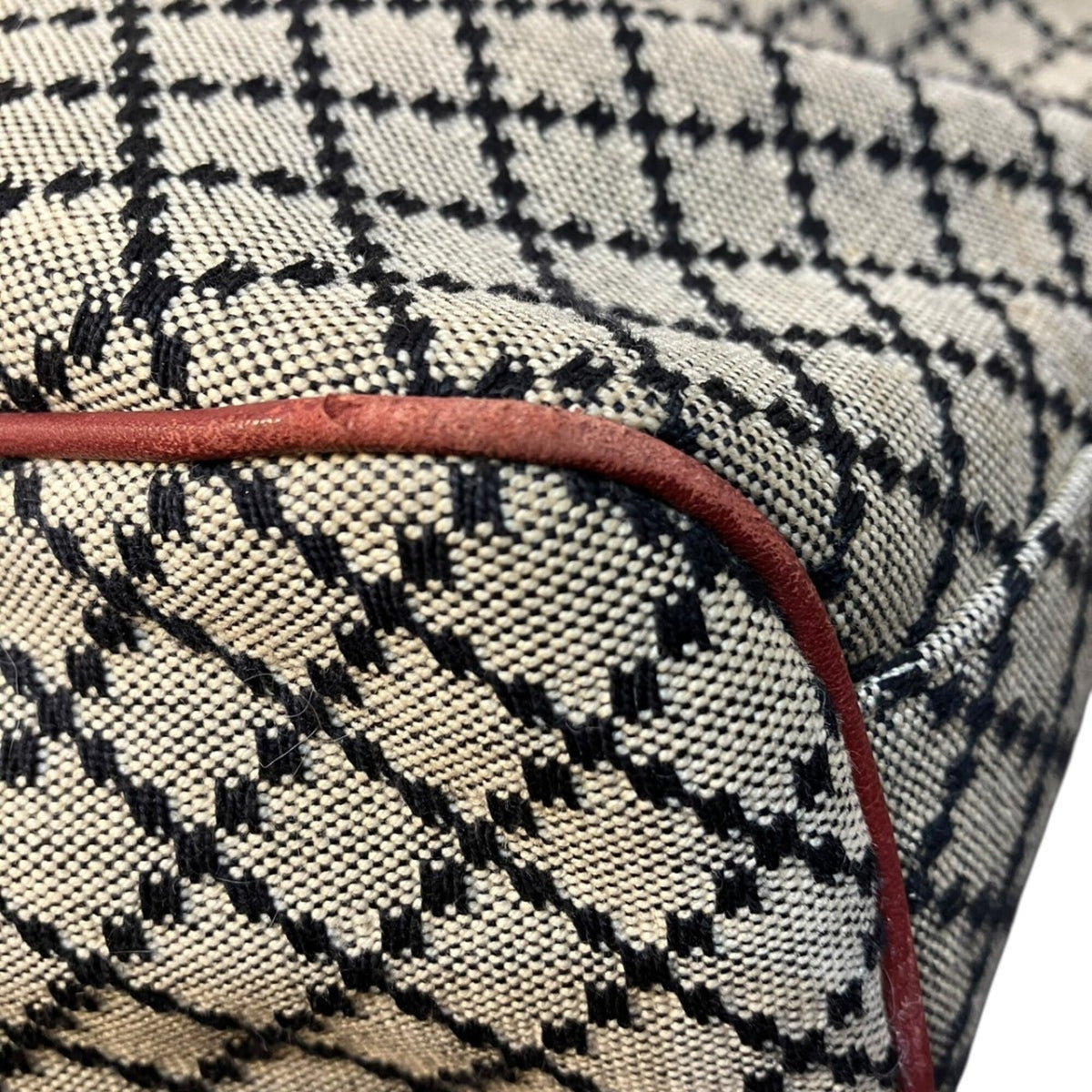 Gucci Beige Handbag (Pre-Owned)