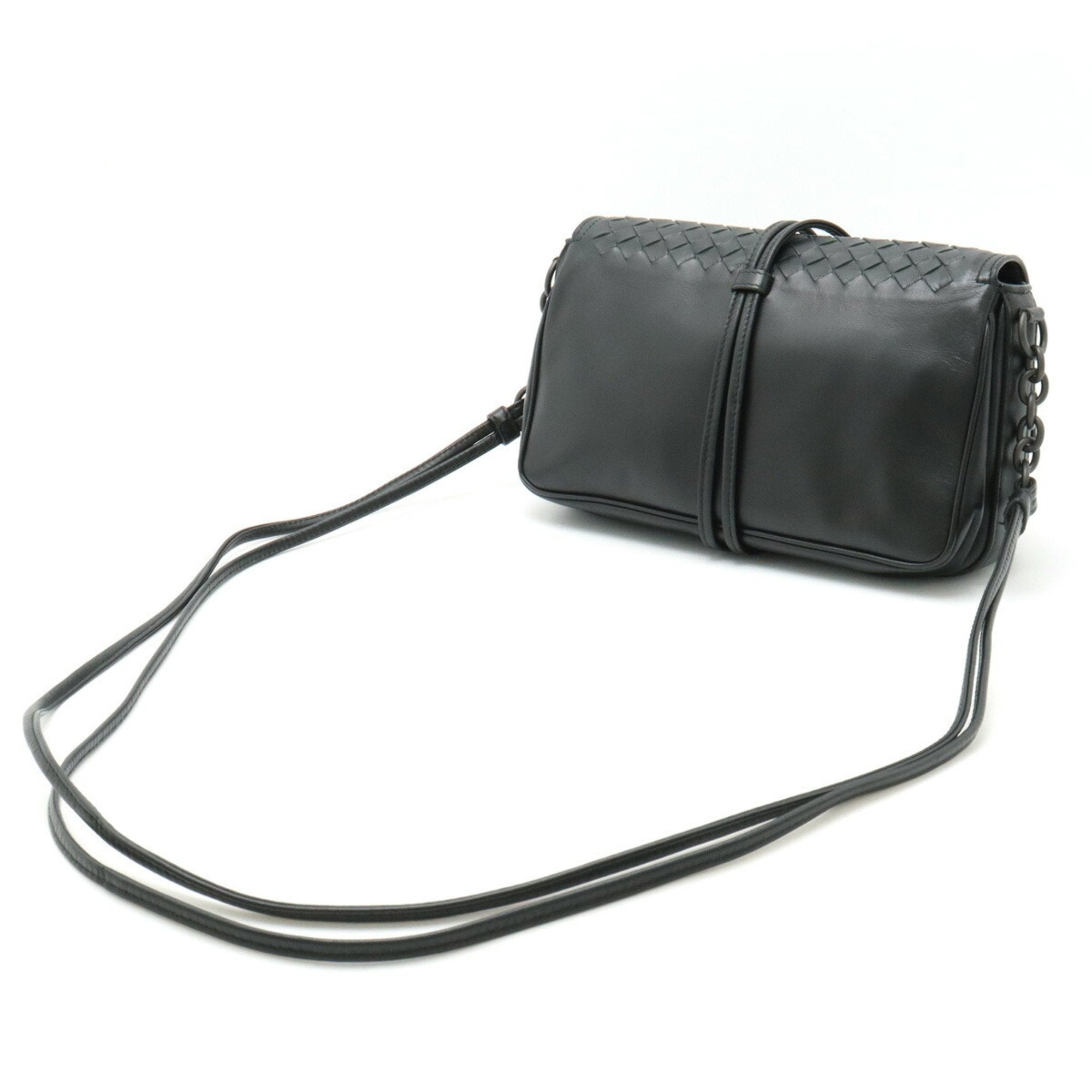 Bottega Veneta Black Leather Pochette Shoulder Bag (Pre-Owned)