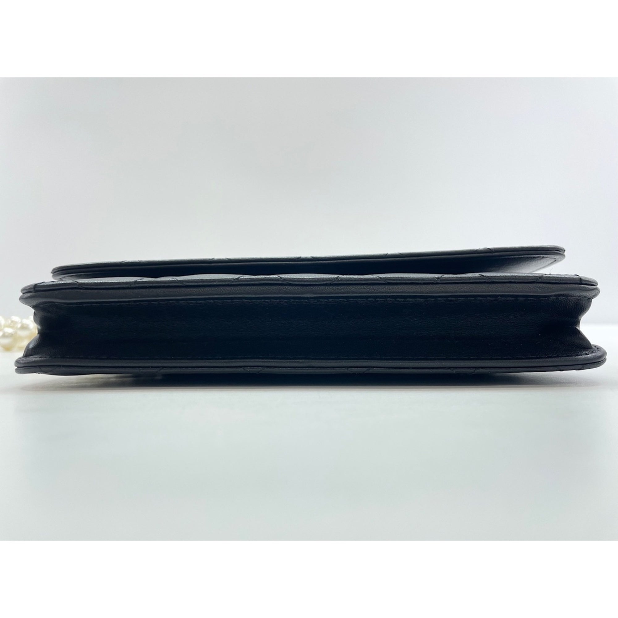 Chanel Black Shoulder Bag (Pre-Owned)