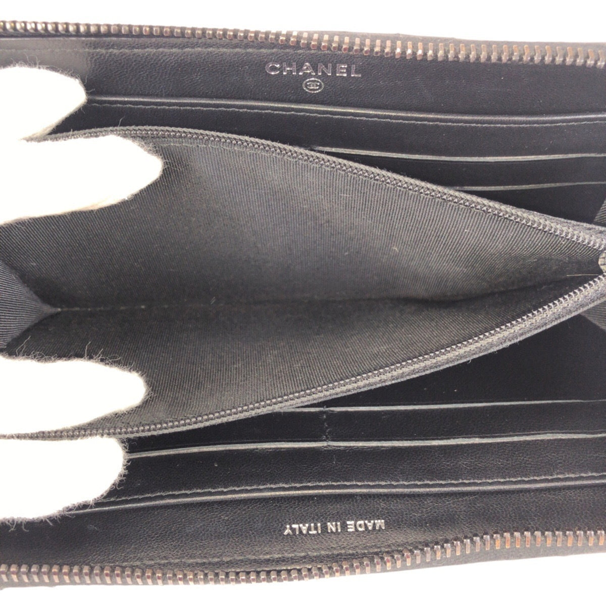 Chanel Black Leather Long Wallet (Bi-Fold) (Pre-Owned)