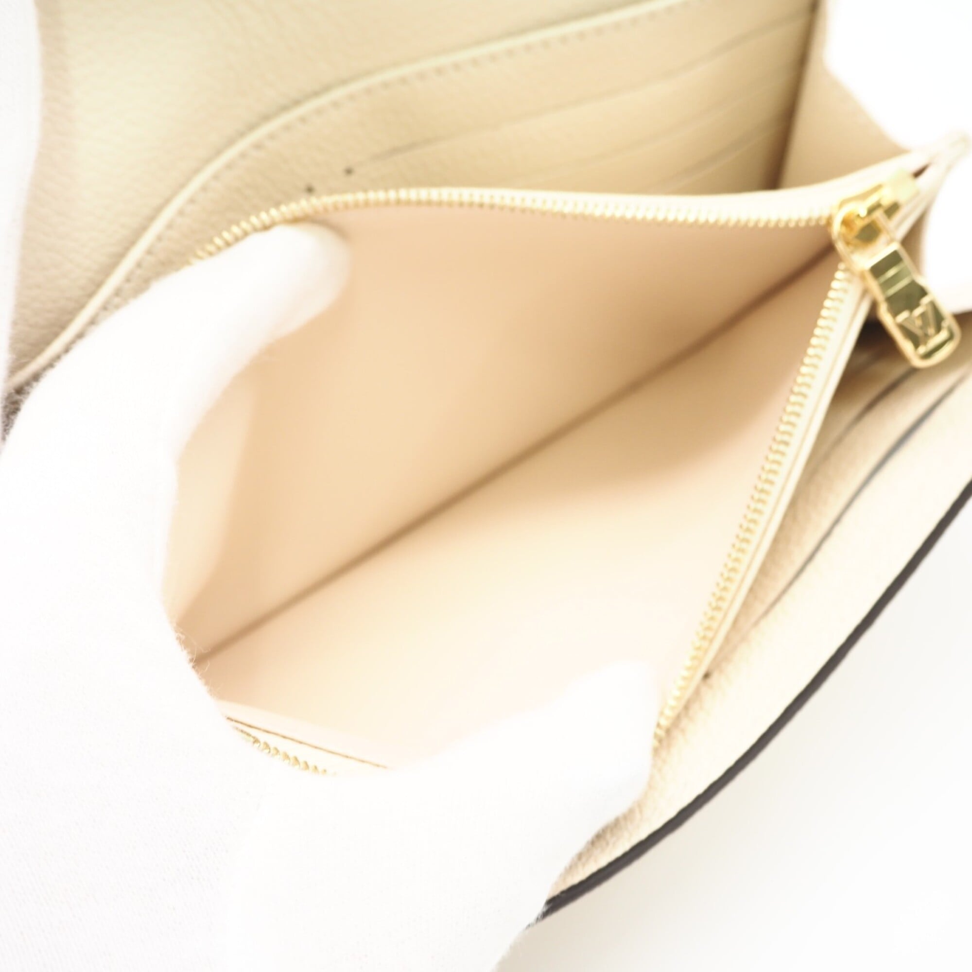 Louis Vuitton Beige Leather Long Wallet (Bi-Fold) (Pre-Owned)