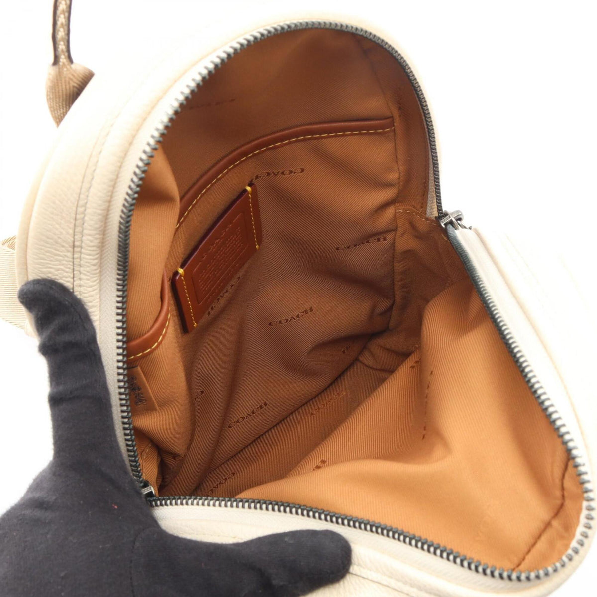 Coach Ivory Leather Fanny Pack Handbag (Pre-Owned)