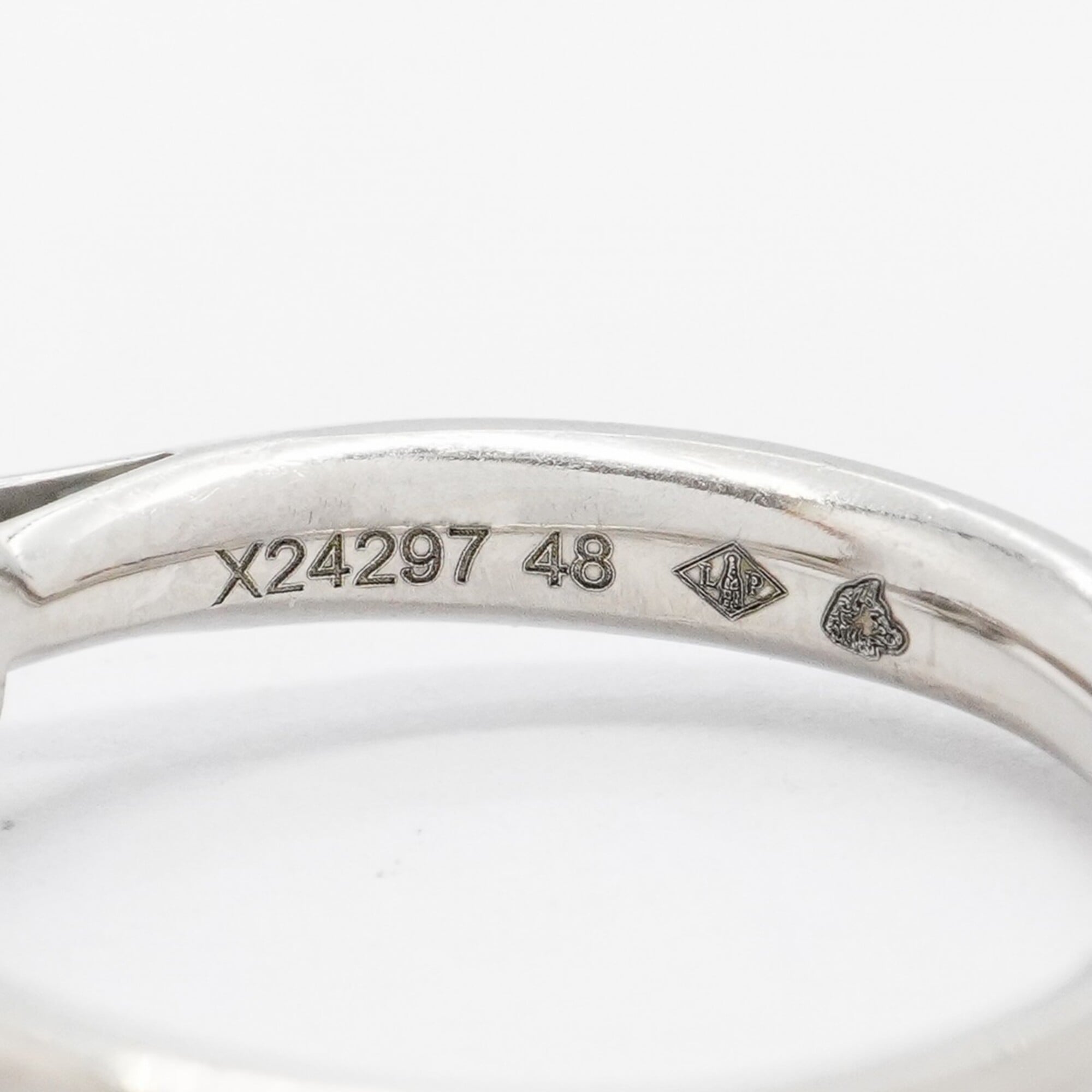 Chanel Platinum 950 Band Ring (Pre-Owned)