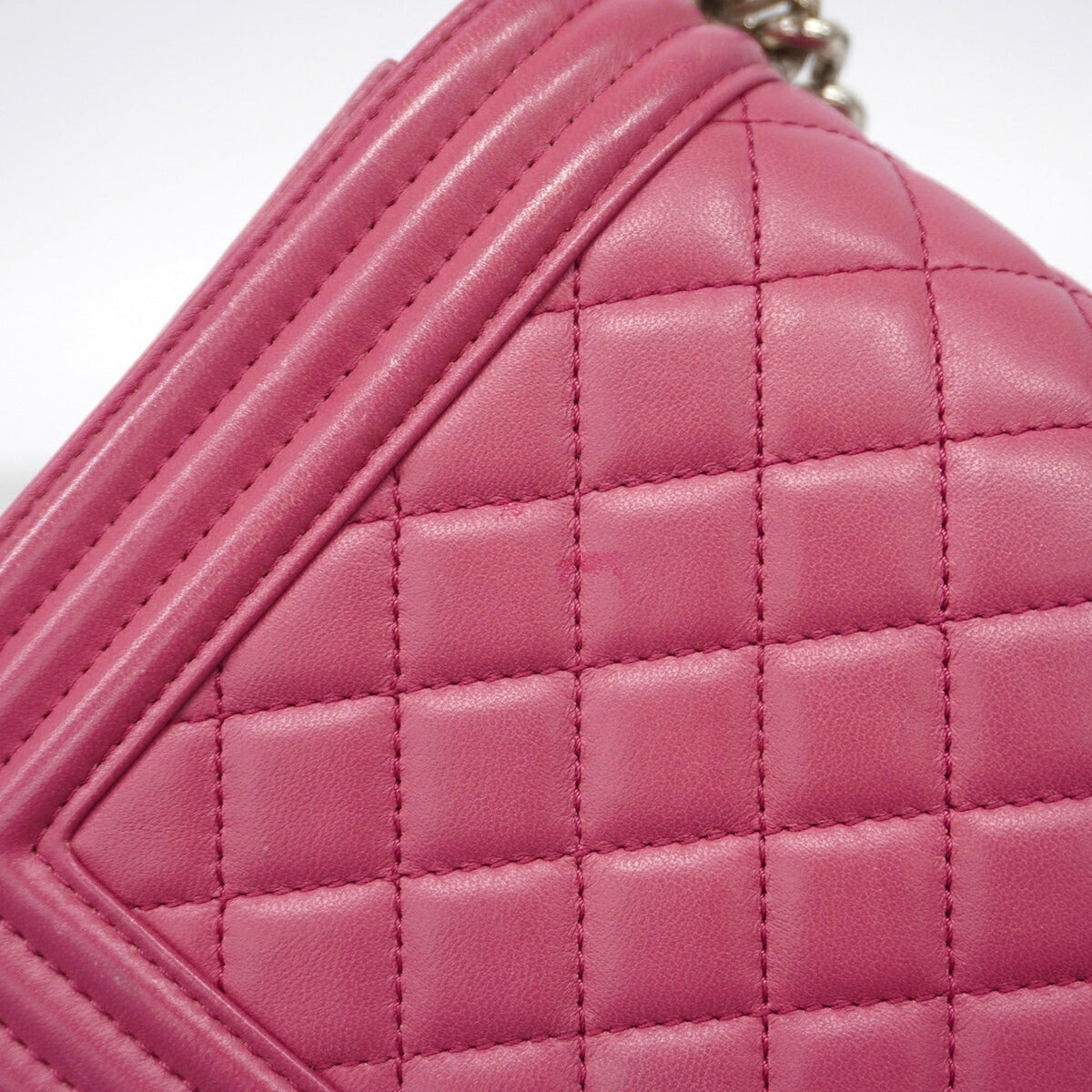 Chanel Pink Leather Shoulder Bag (Pre-Owned)