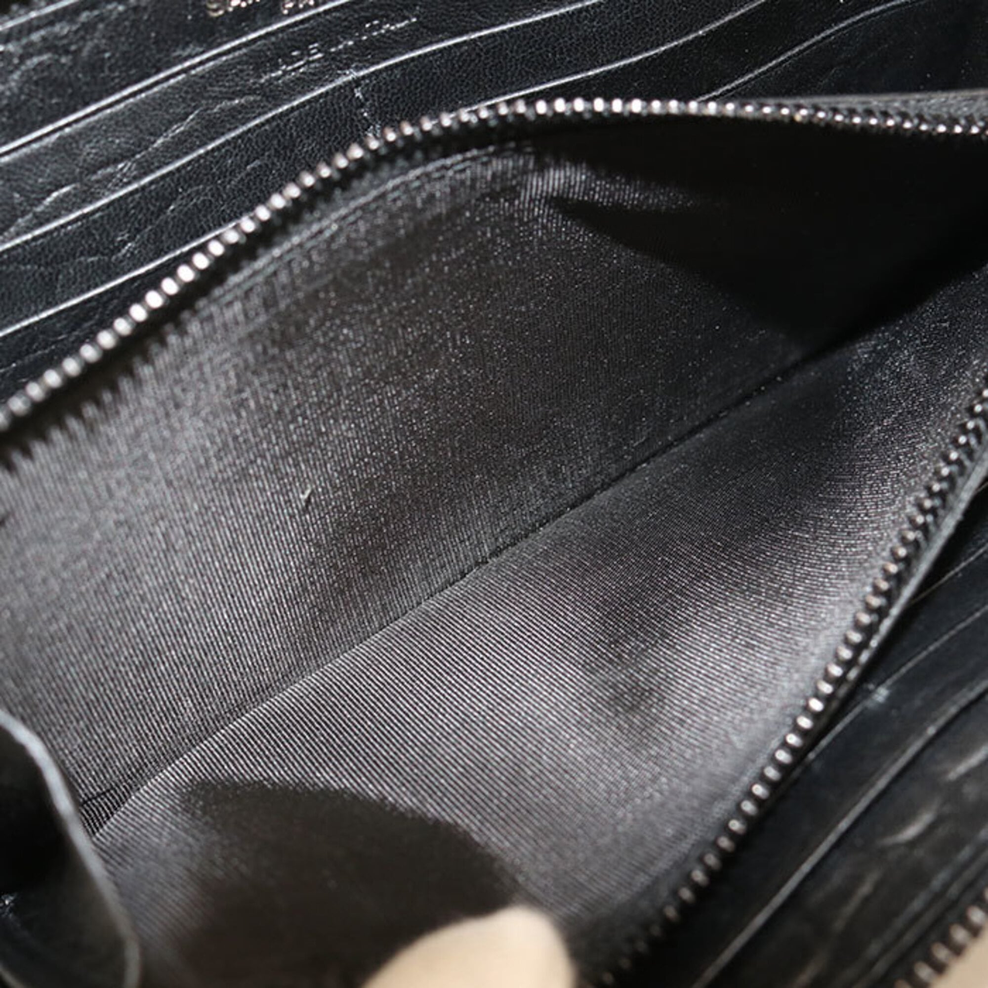 Saint Laurent Black Leather Long Wallet (Bi-Fold) (Pre-Owned)