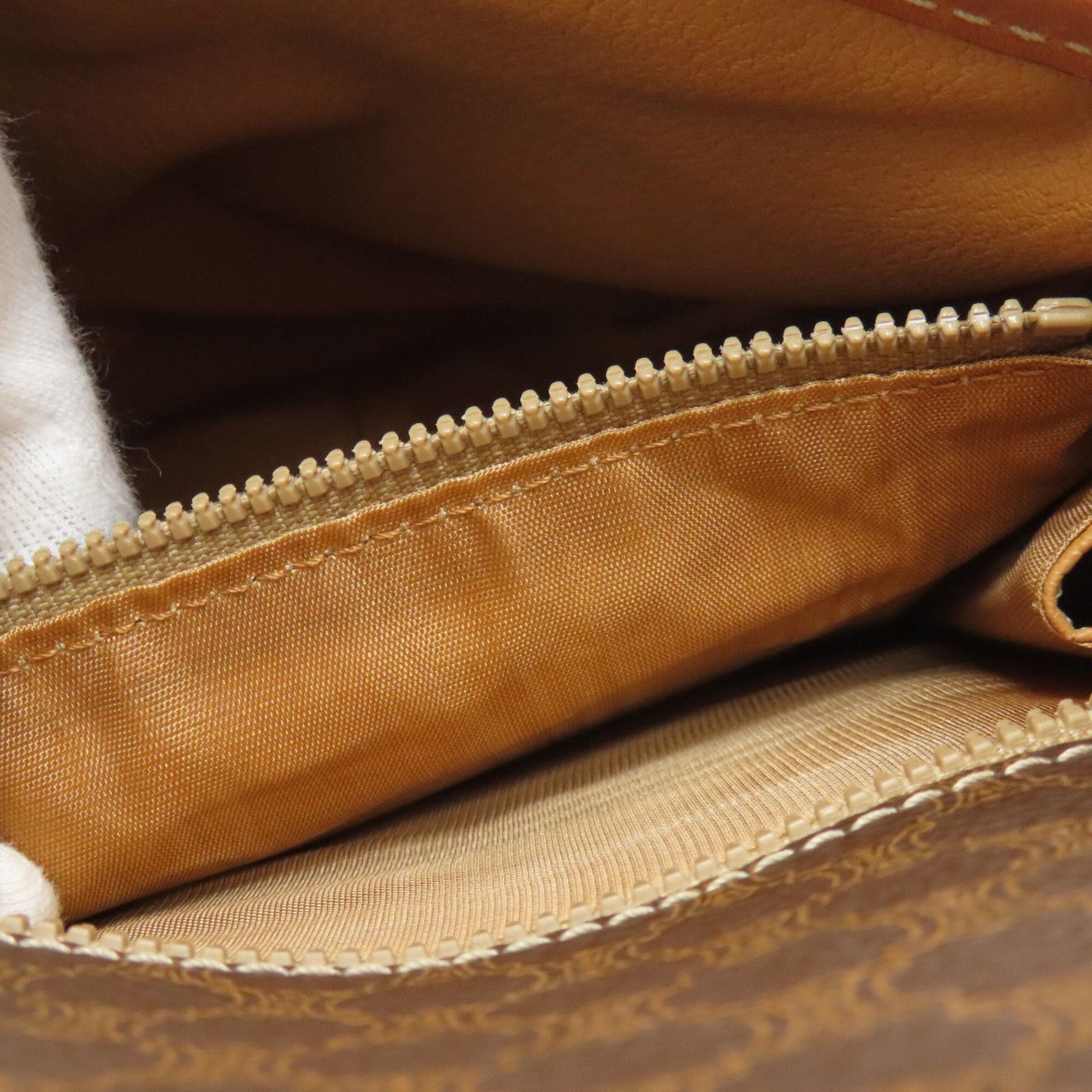 Celine Brown Leather Shoulder Bag (Pre-Owned)