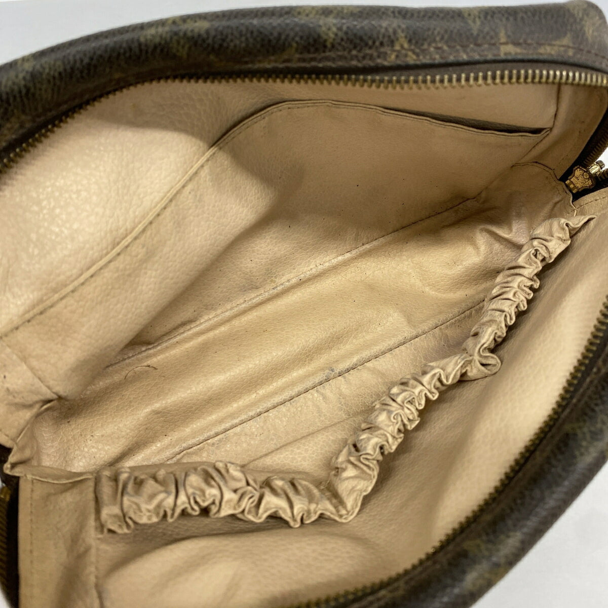 Louis Vuitton Brown Pouch (Pre-Owned)