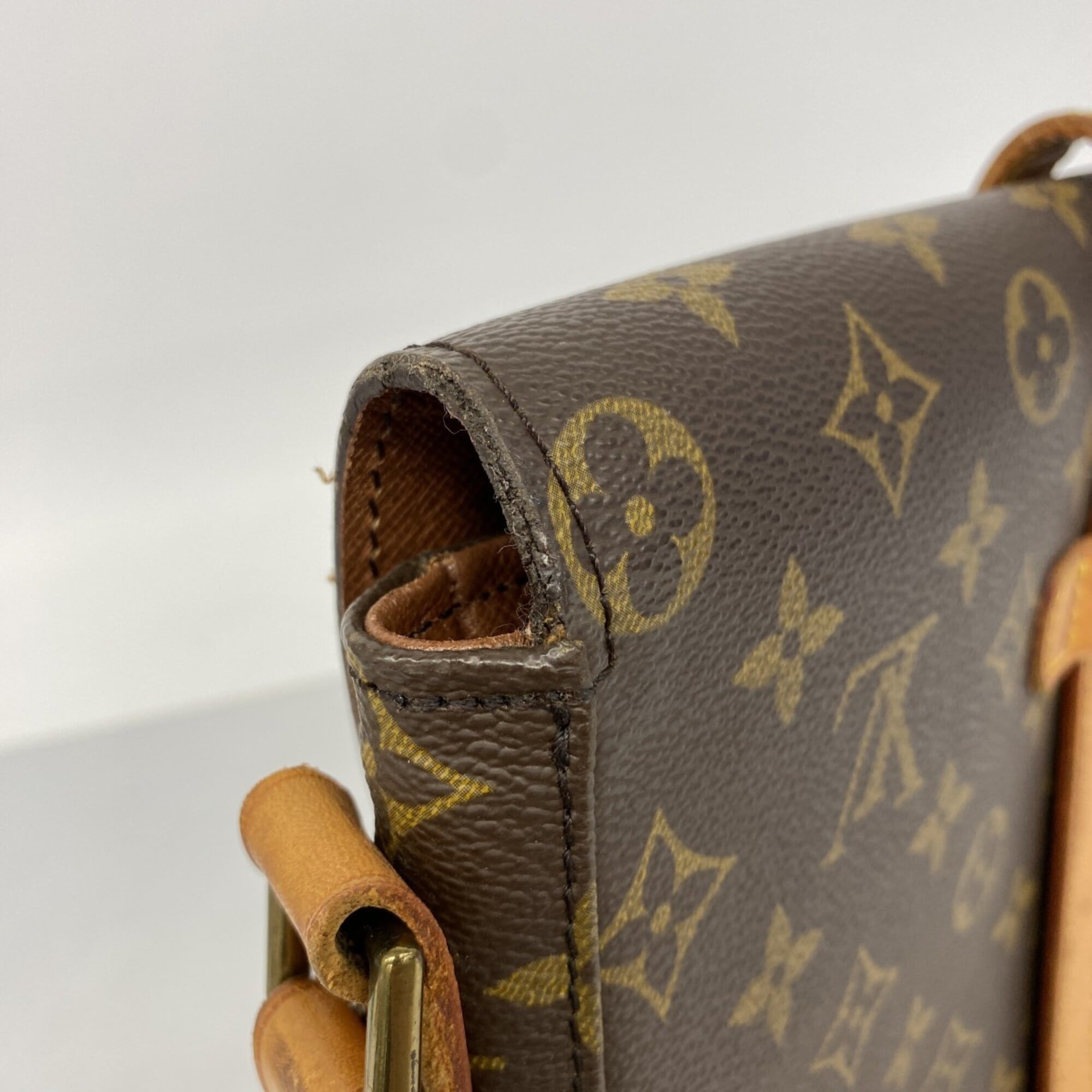 Louis Vuitton Brown Shoulder Bag (Pre-Owned)