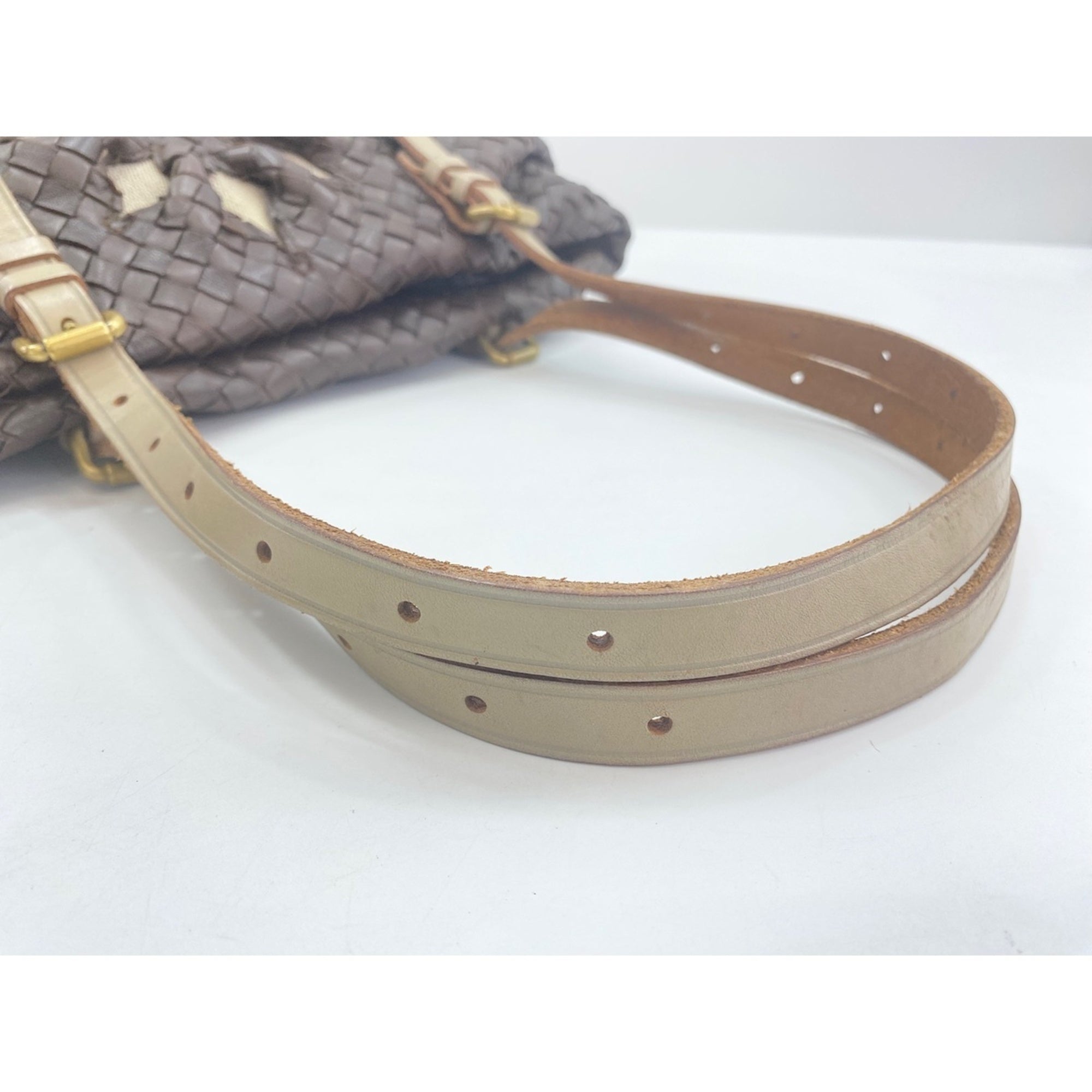 Bottega Veneta Brown Shoulder Bag (Pre-Owned)
