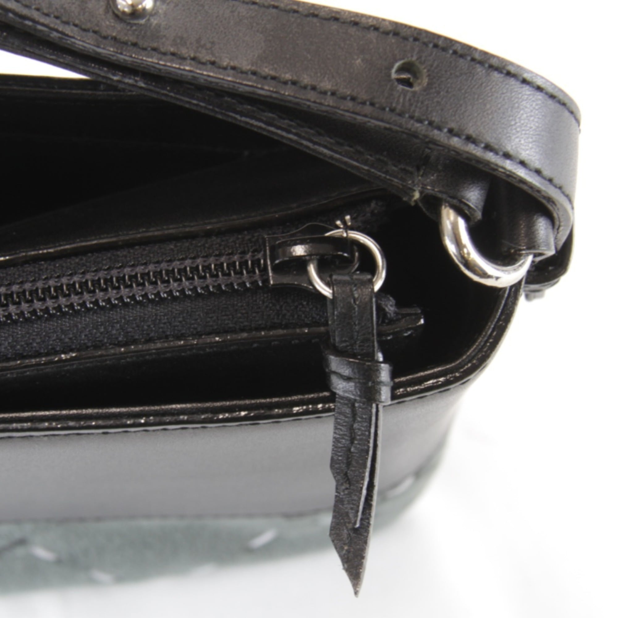 Burberry Black Gray Leather Suede Shoulder Bag (Pre-Owned)