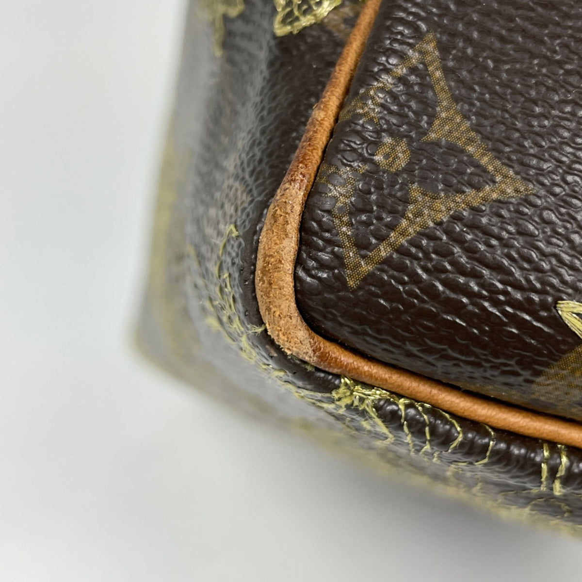 Louis Vuitton Or Handbag (Pre-Owned)
