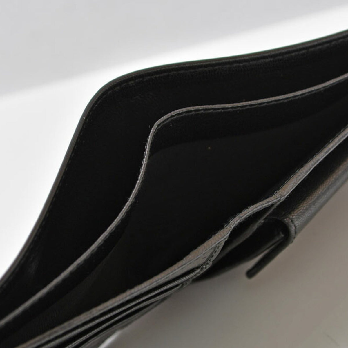 Gucci Black Leather Wallet (Bi-Fold) (Pre-Owned)