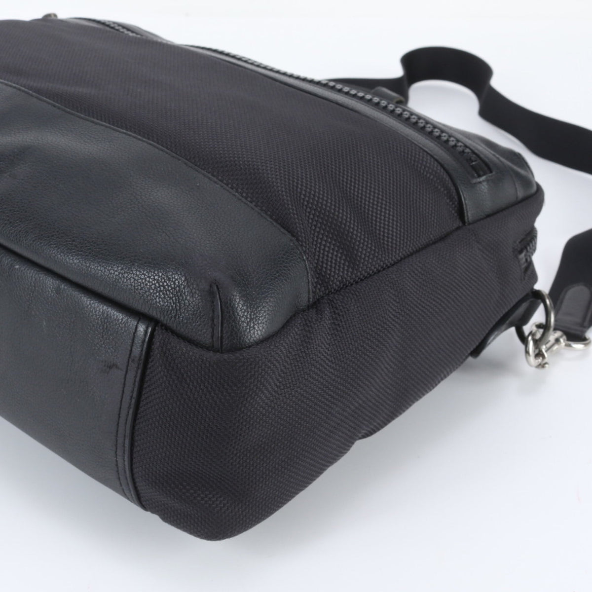Coach Black Leather Nylon Shoulder Bag (Pre-Owned)