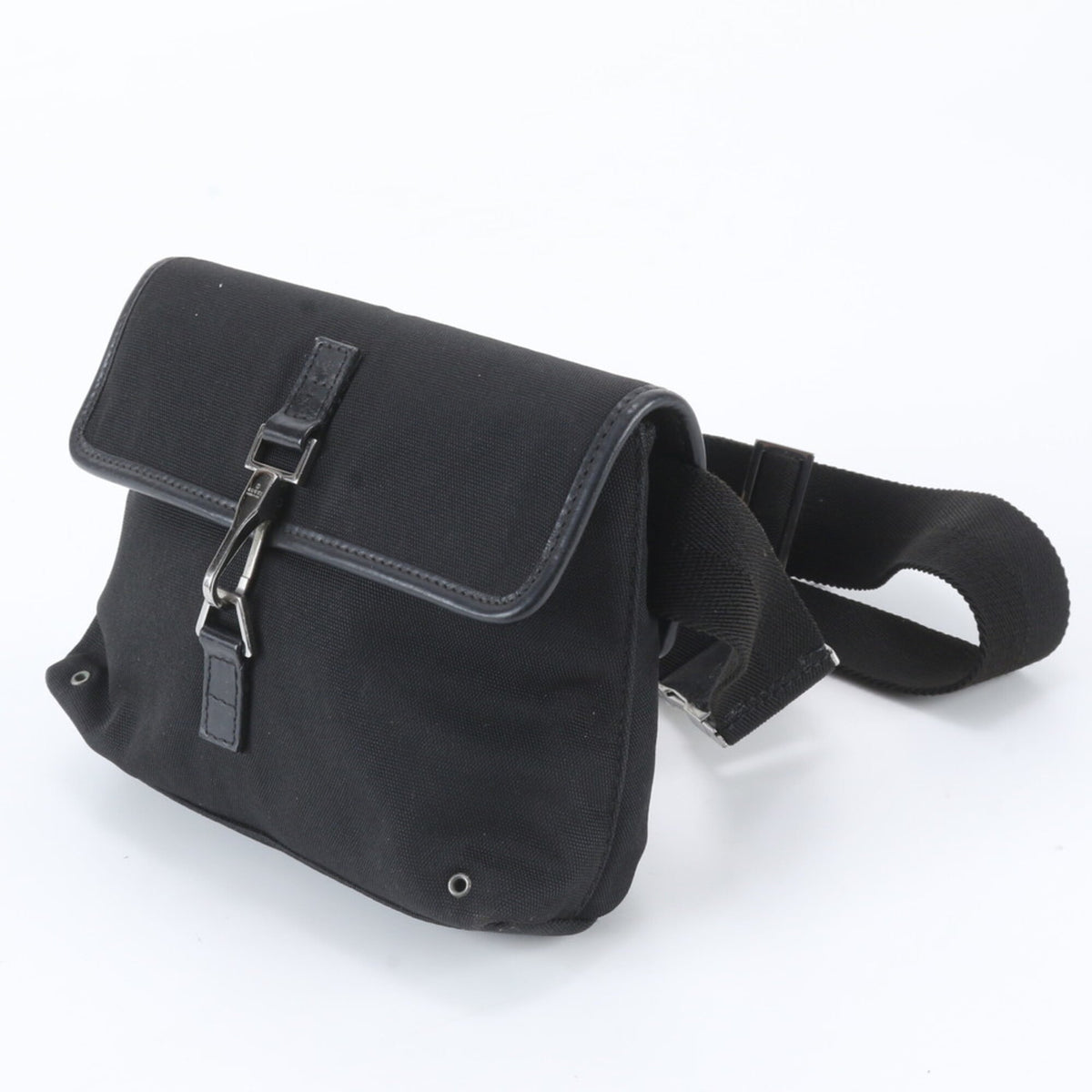 Gucci Black Leather Nylon Pouch Shoulder Bag Sling Bag (Pre-Owned)