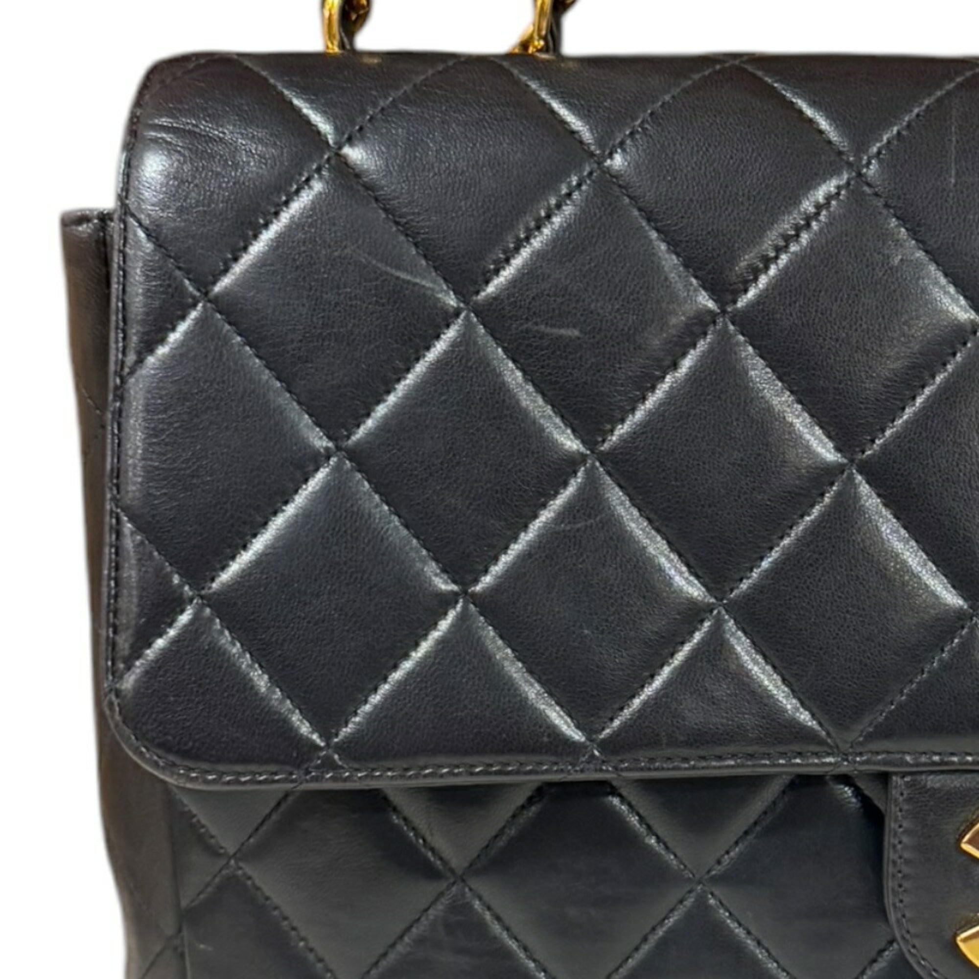 Chanel Black Leather Shoulder Bag (Pre-Owned)