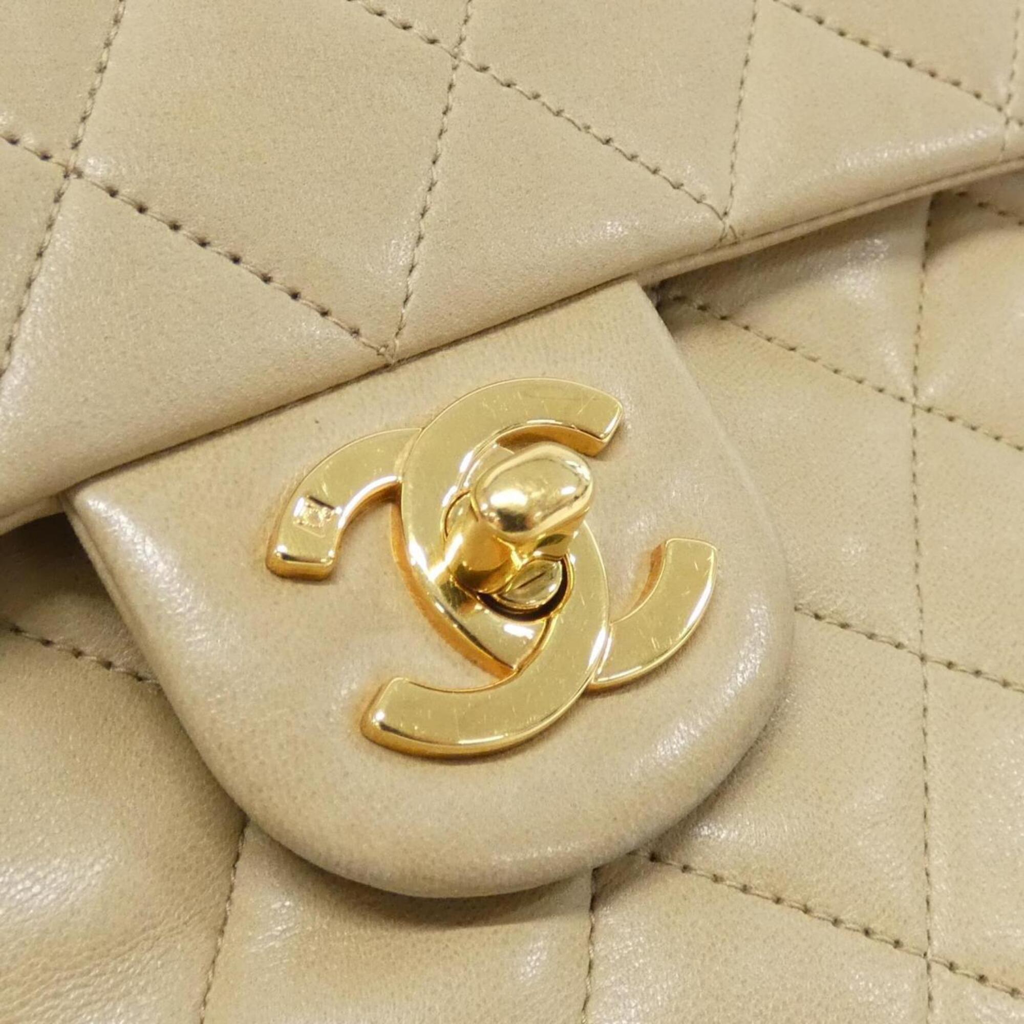 Chanel Beige Leather Shoulder Bag (Pre-Owned)