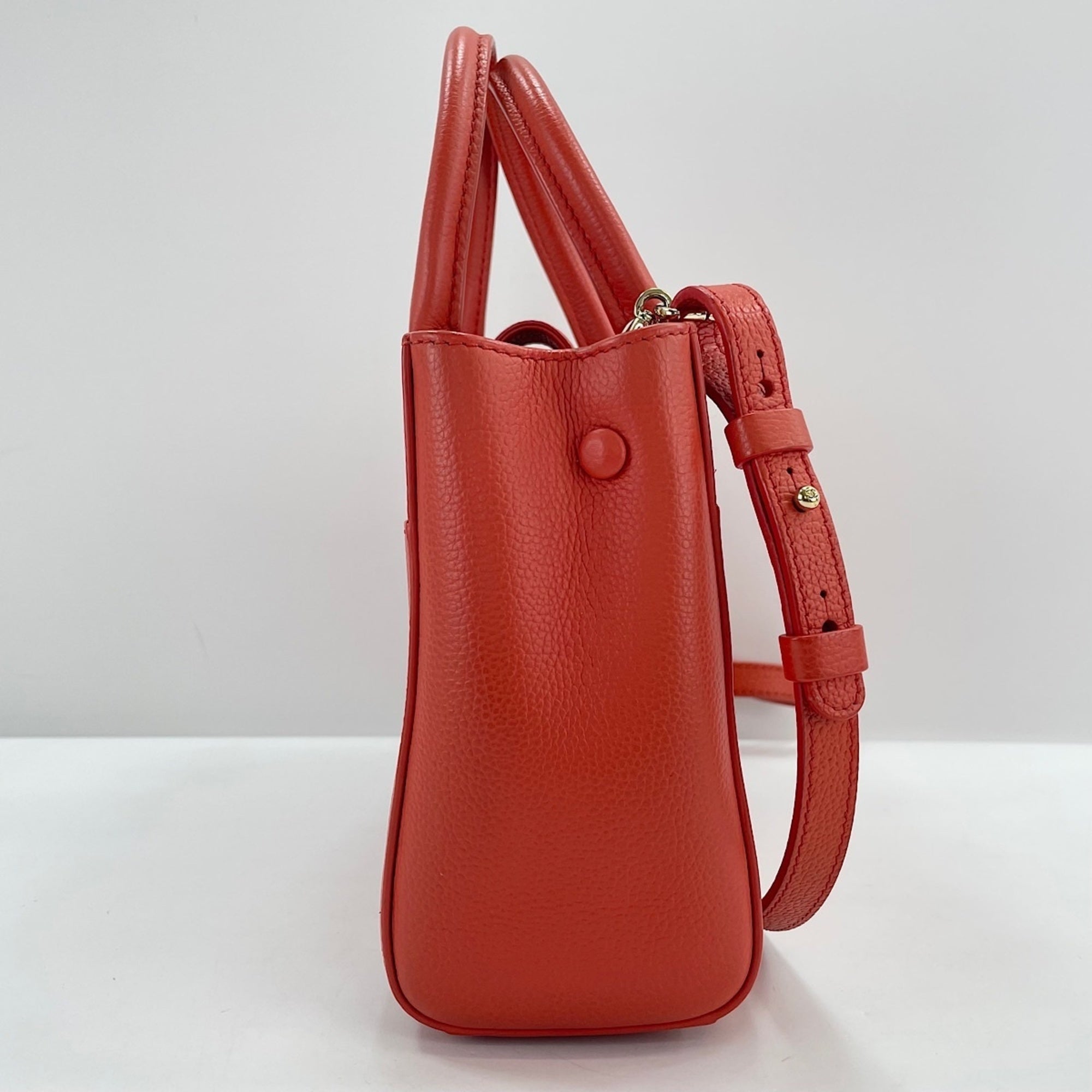 Chanel Red Color Handbag (Pre-Owned)
