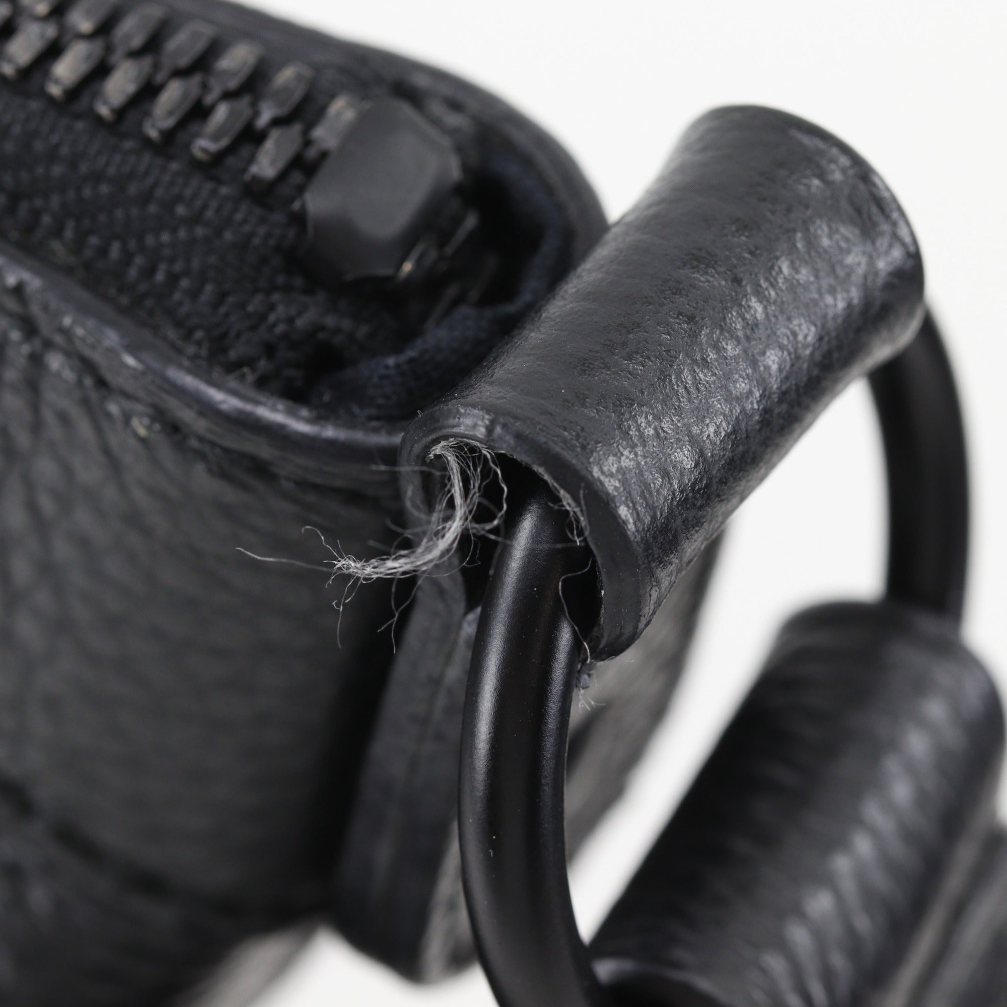 Balenciaga Black Leather Shoulder Bag (Pre-Owned)