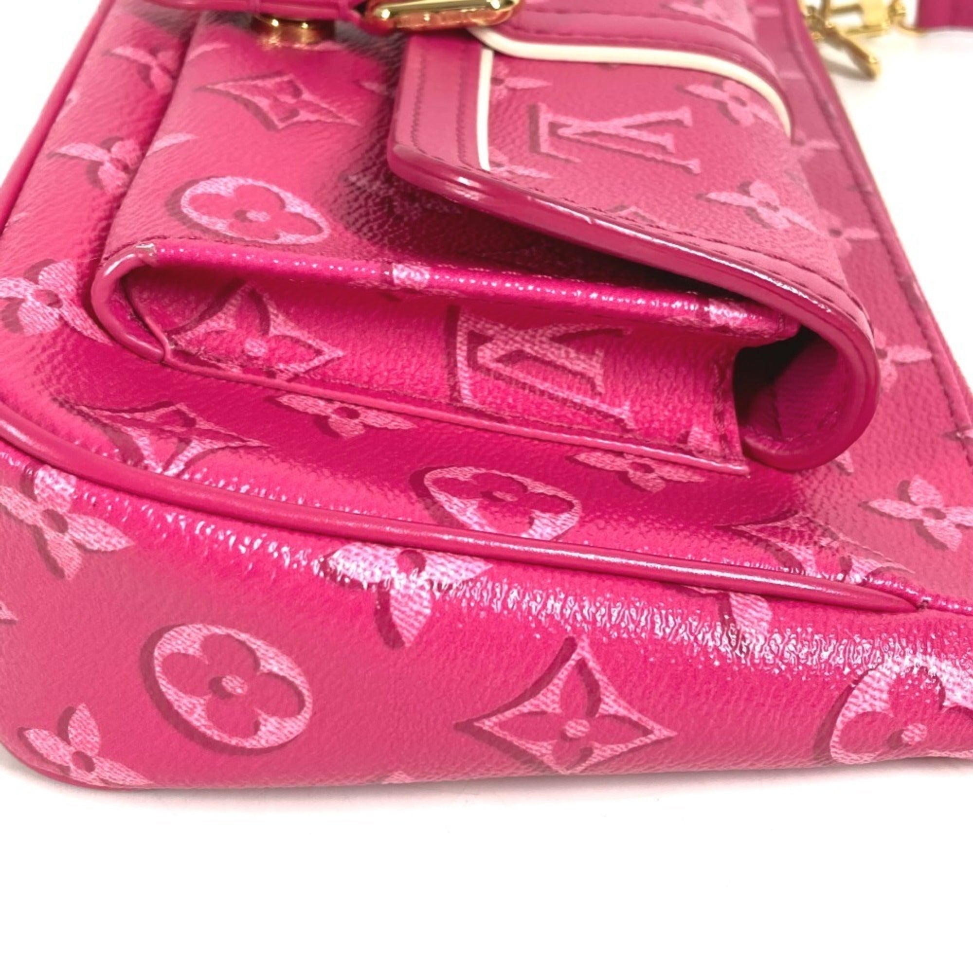 Louis Vuitton Fuchsia Pink Monogram Handbag Pochette Shoulder Bag (Pre-Owned)