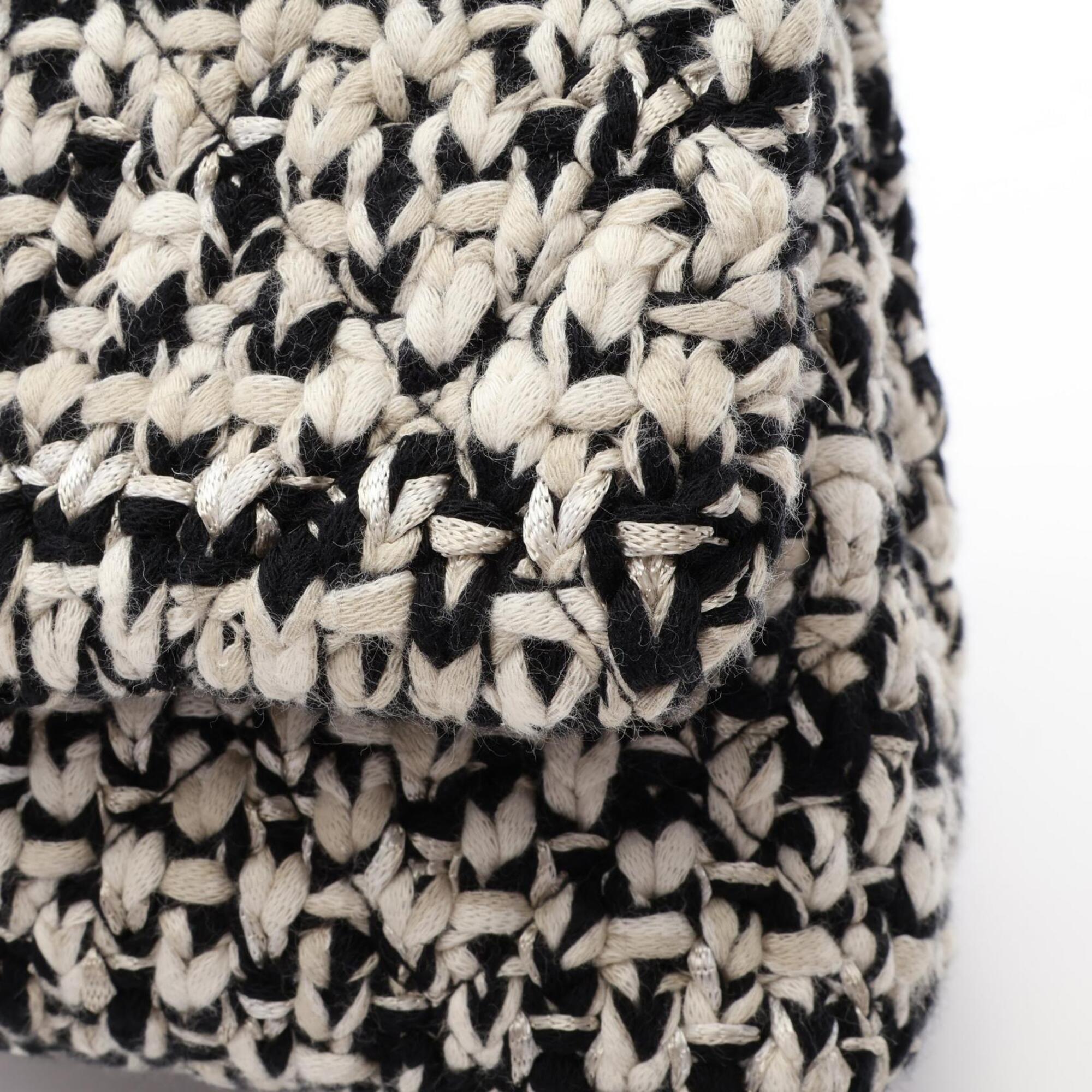 Chanel Black White Fabric Leather Handbag (Pre-Owned)