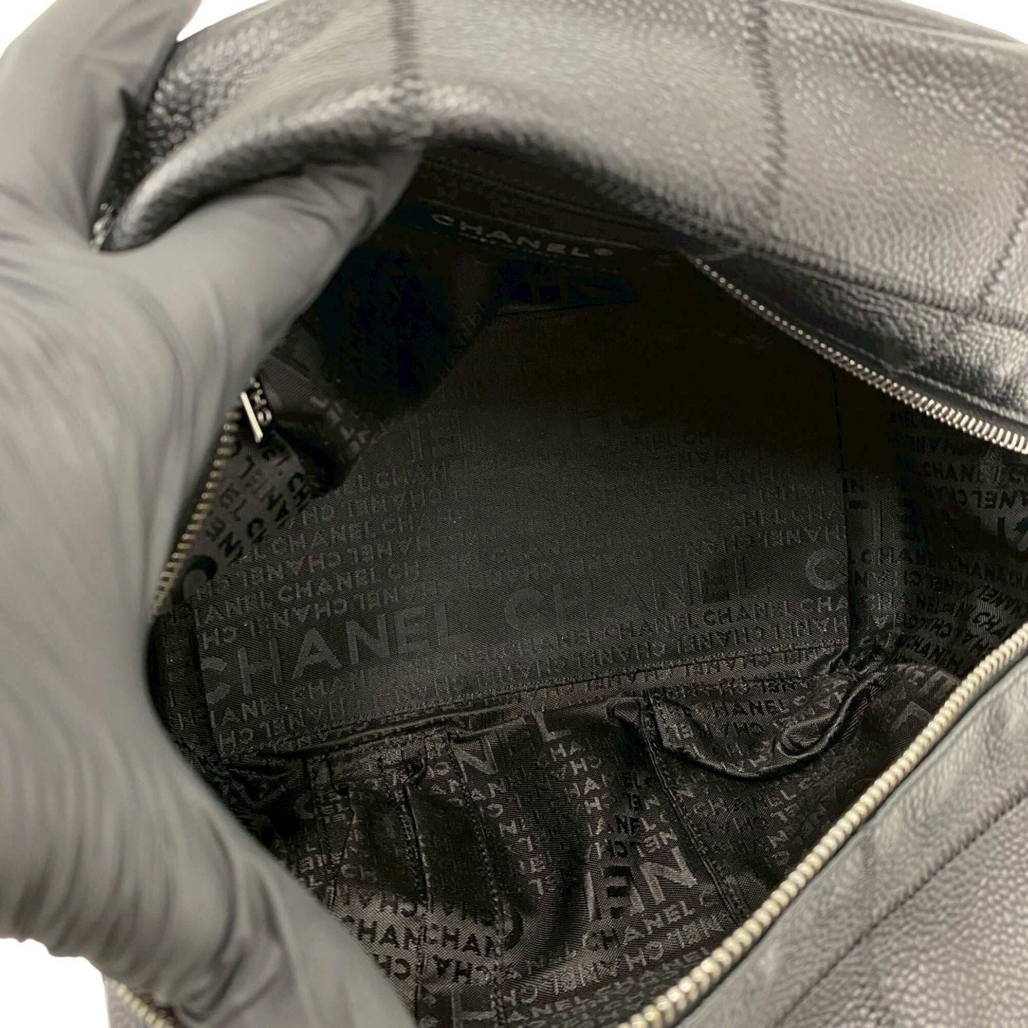 Chanel Black Grained Calfskin Handbag Shoulder Bag (Pre-Owned)