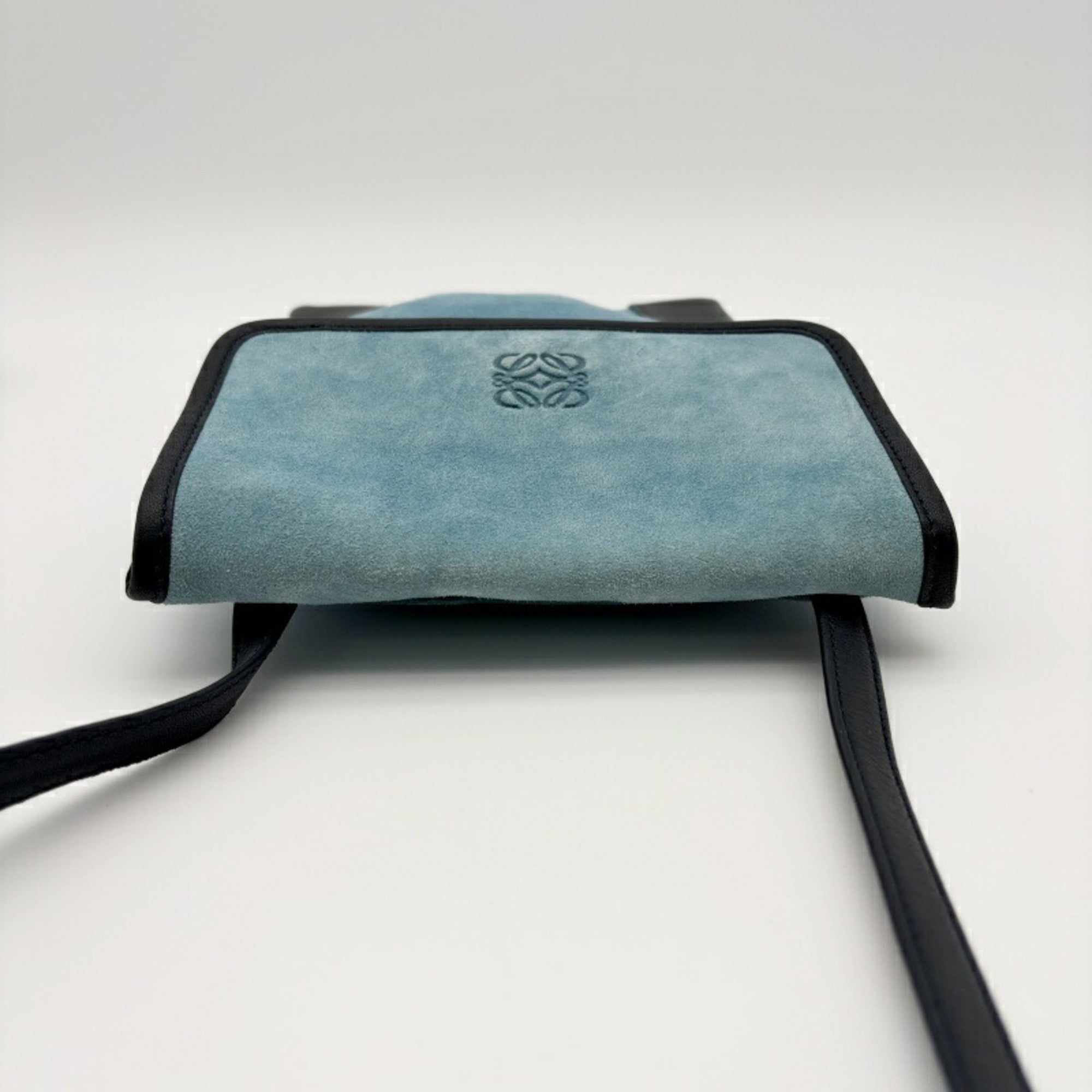 Loewe Blue Suede Pochette Shoulder Bag (Pre-Owned)