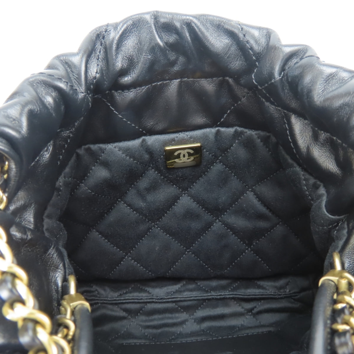 Chanel Black Leather Handbag Shoulder Bag (Pre-Owned)