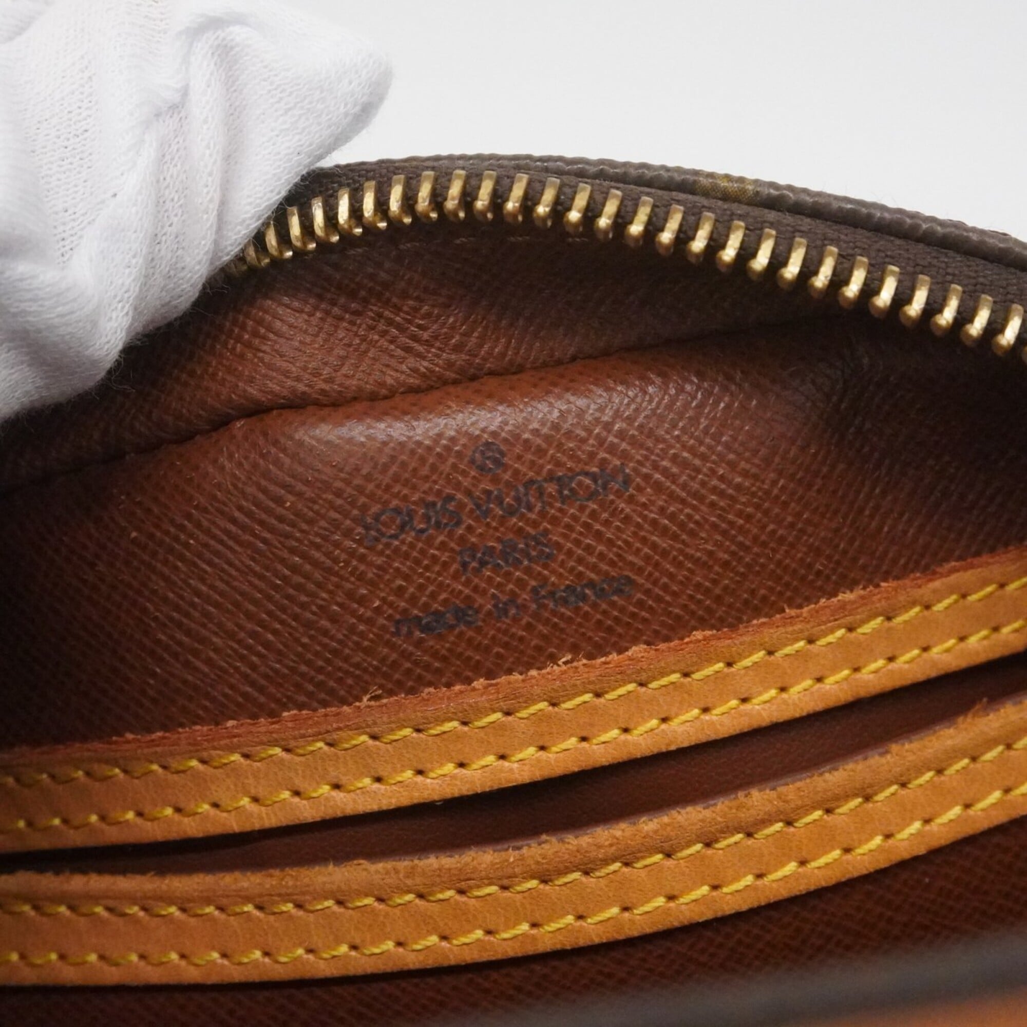 Louis Vuitton Brown Shoulder Bag (Pre-Owned)