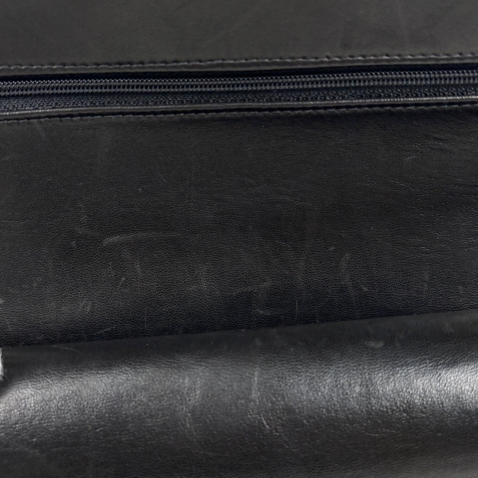 Chanel Matelasse Black Leather Shoulder Bag (Pre-Owned)