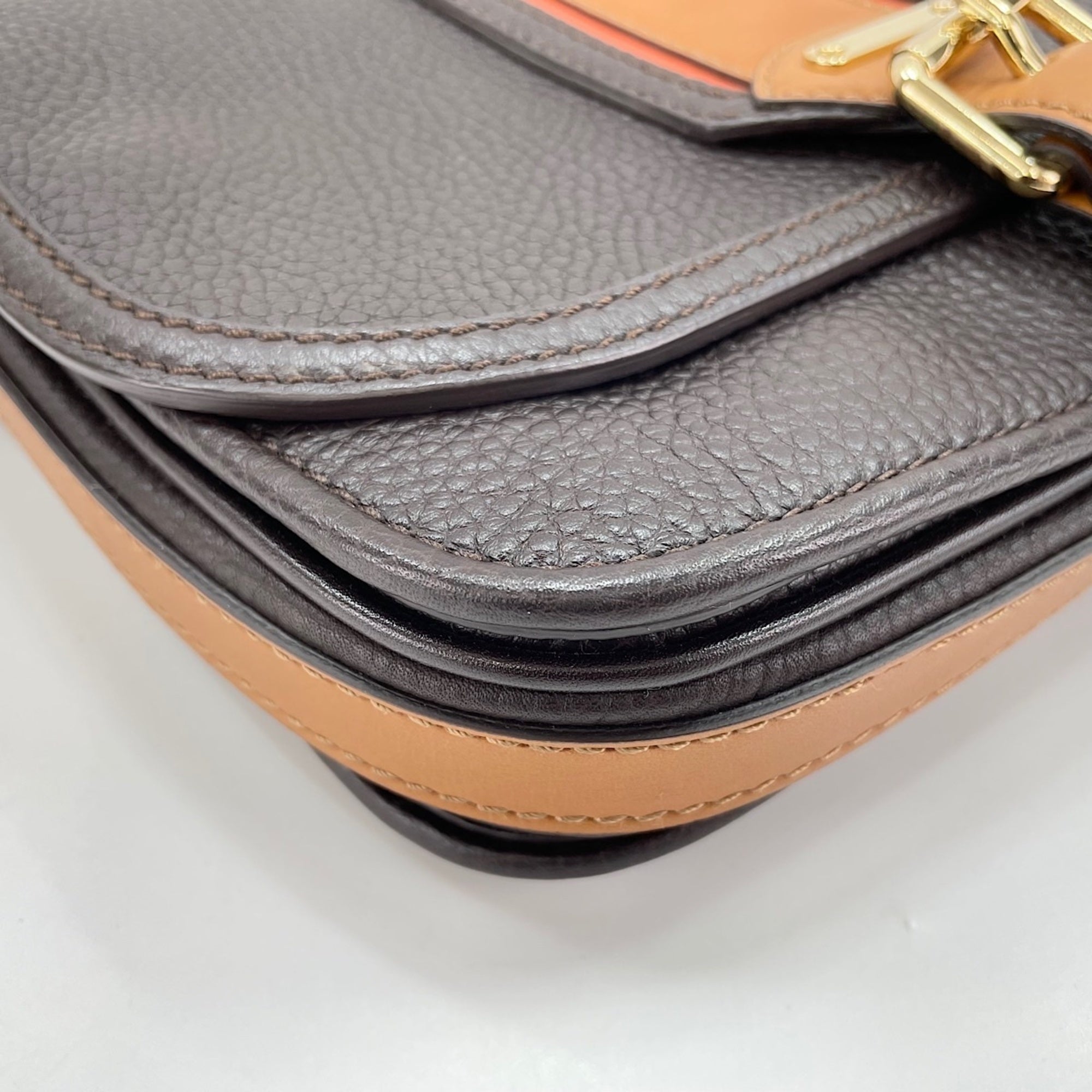 Burberry Brown Shoulder Bag (Pre-Owned)